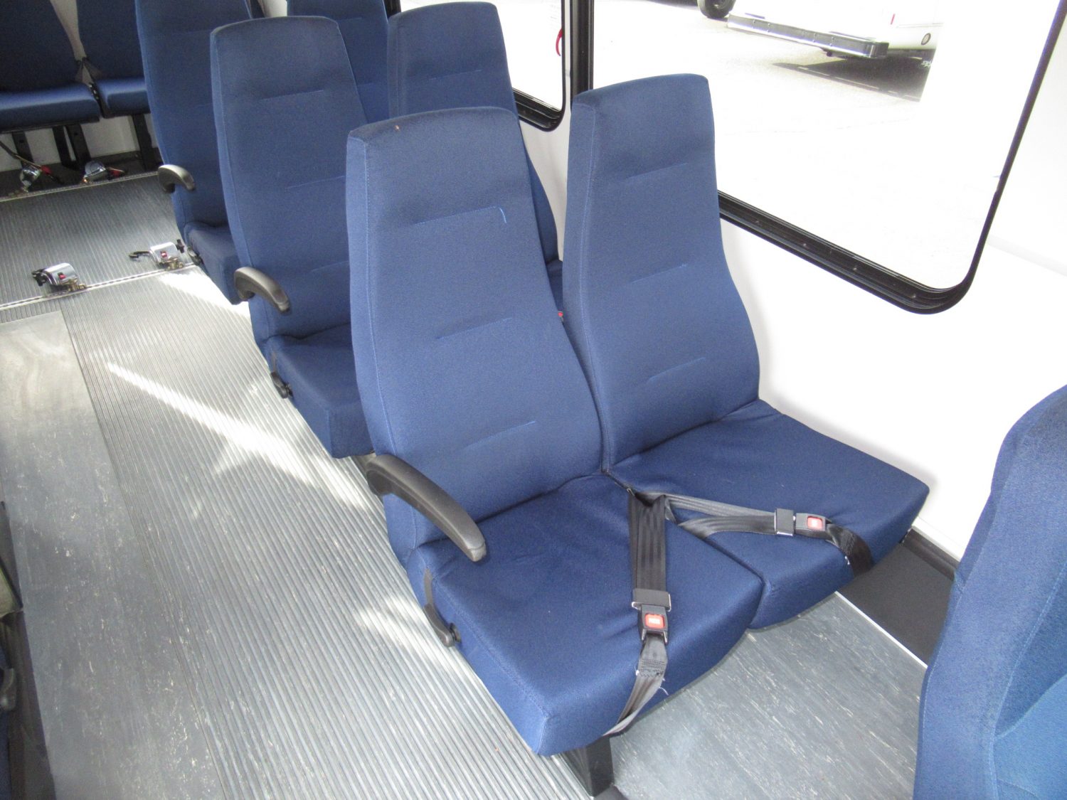 2013 Ford Champion Crusader 12 Passenger Shuttle Bus - S28836 - Image 9