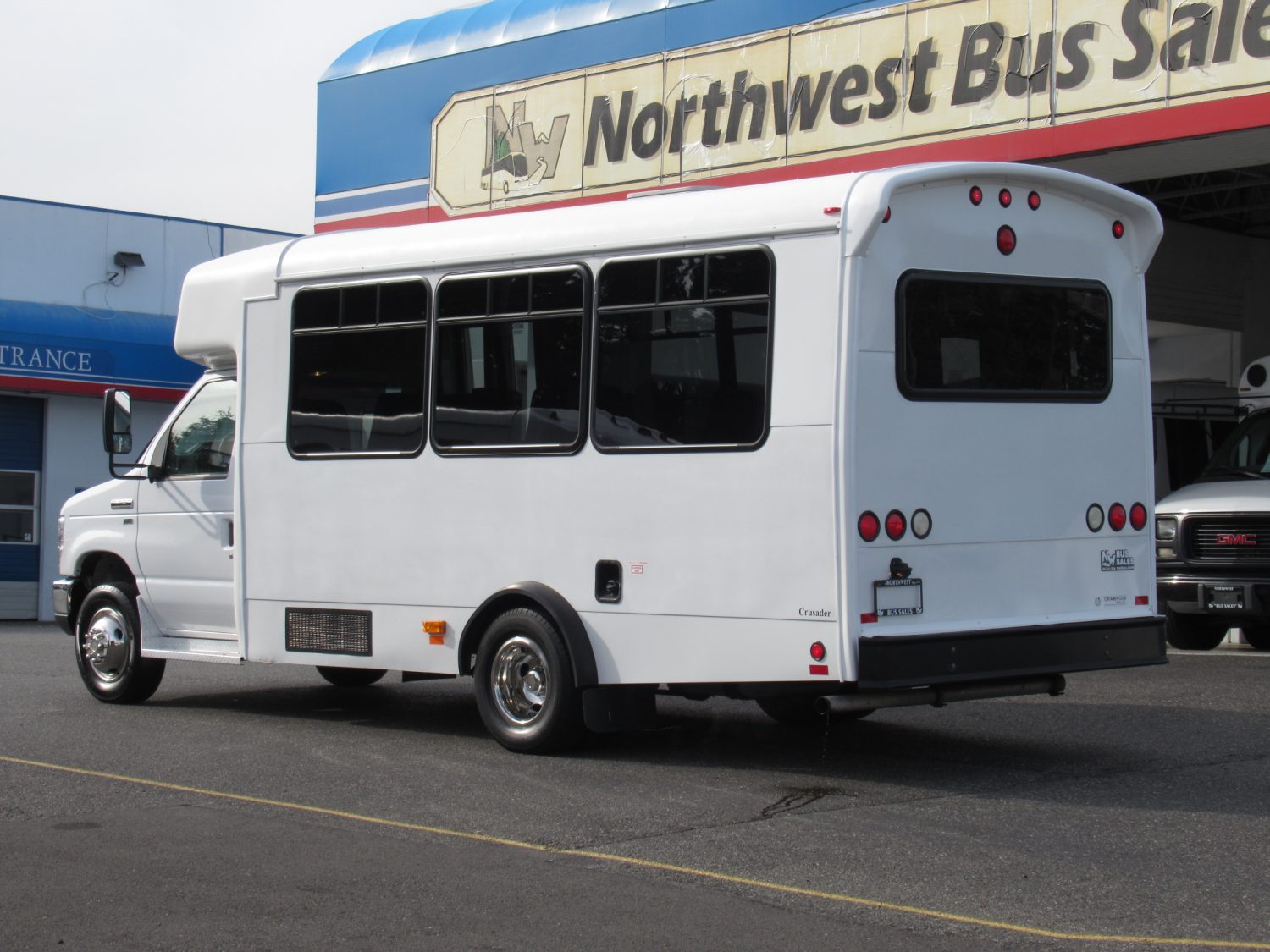 2013 Ford Champion Crusader 12 Passenger Shuttle Bus - S28836 - Image 3