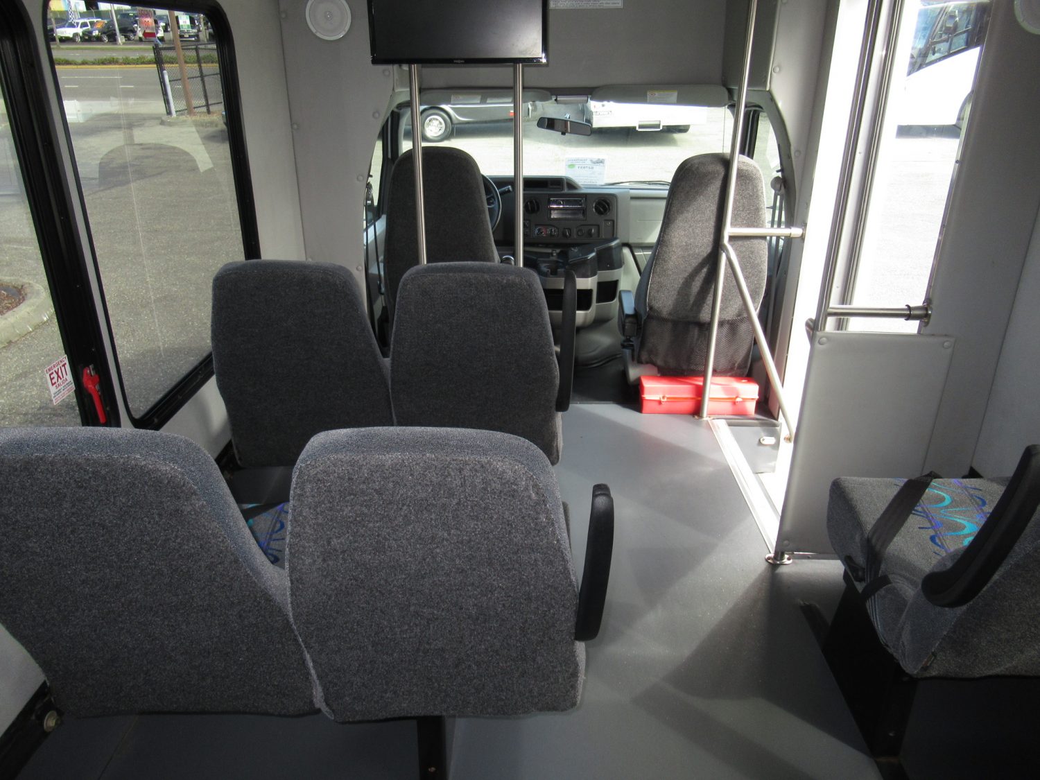 2015 Ford Goshen 14 Passenger + Rear Luggage Shuttle Bus - S27831 - Image 8