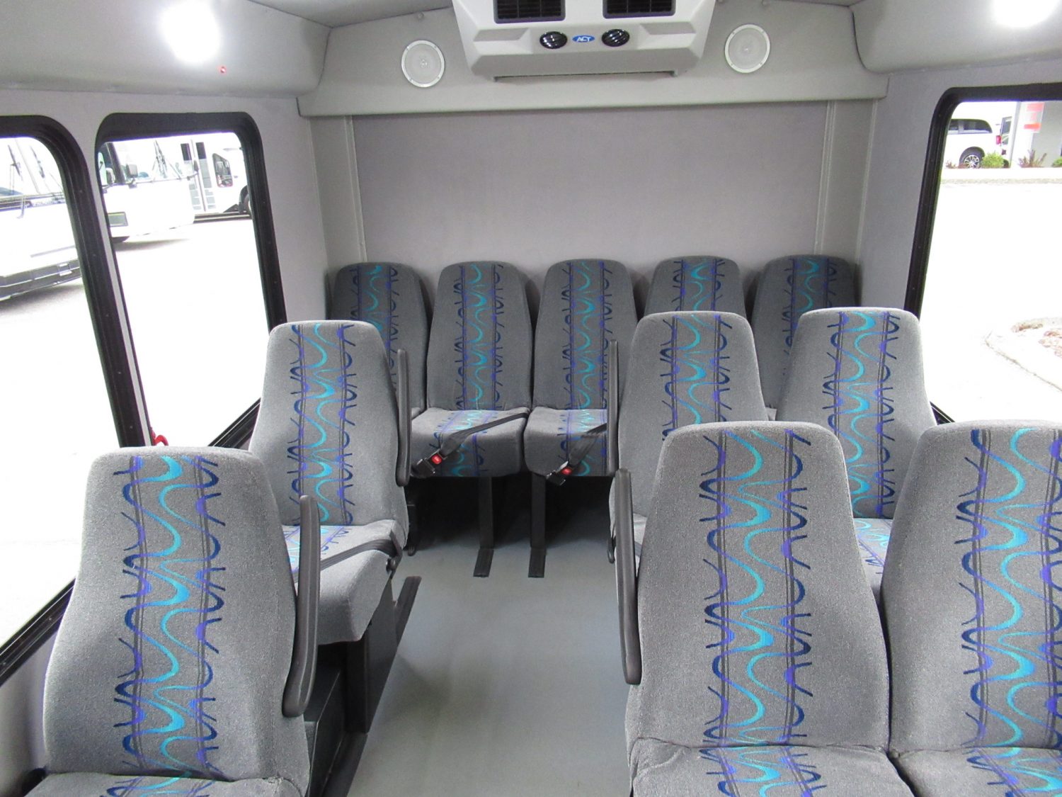 2016 Ford Goshen 14 Passenger + Rear Luggage Shuttle Bus - S33286 - Image 6