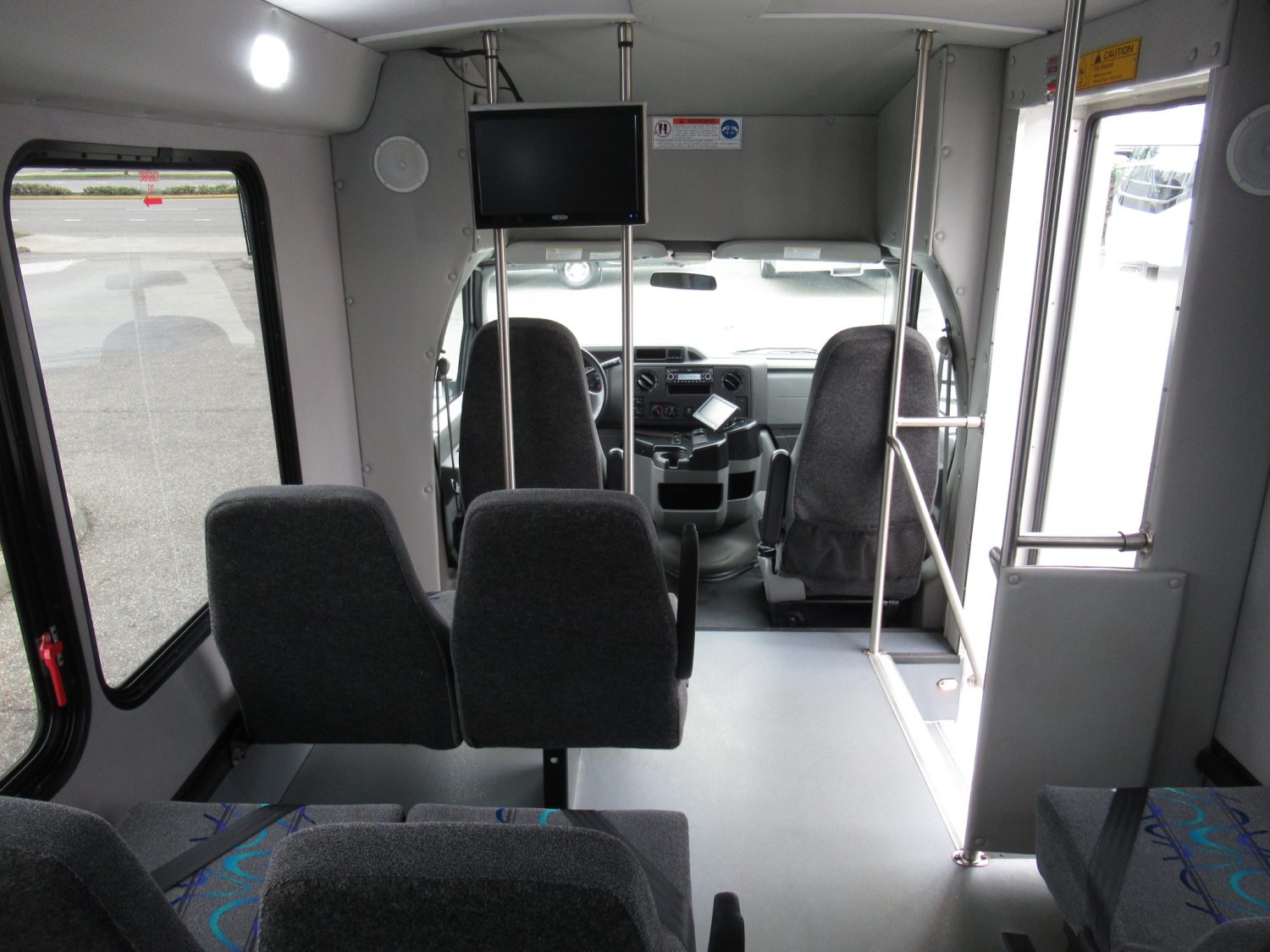 2016 Ford Goshen 14 Passenger + Rear Luggage Shuttle Bus - S33286 - Image 8