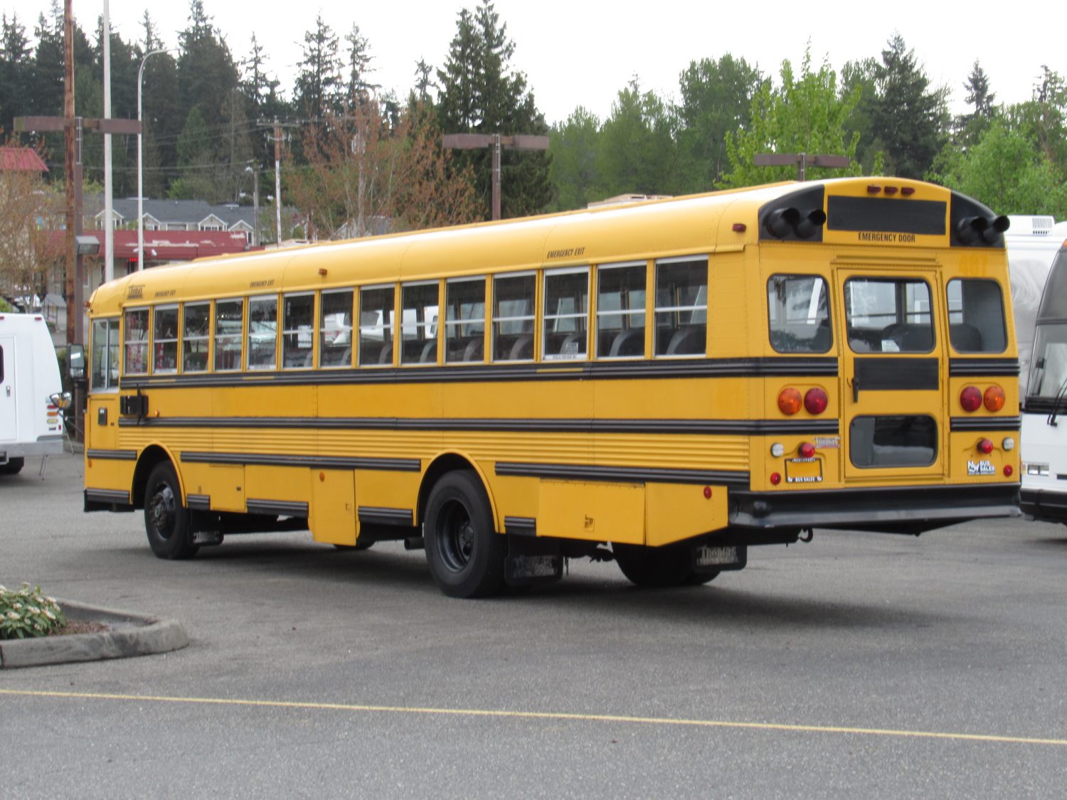 2002 Thomas Saf-T-Liner 84 Passenger School Bus - B22459 - Image 4