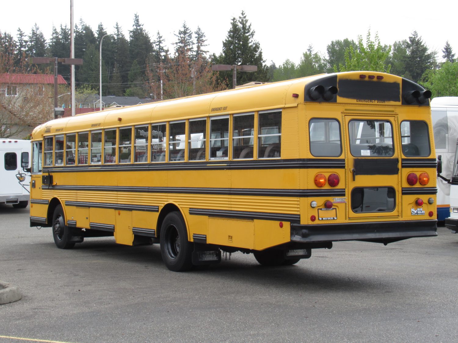 2003 Thomas Saf-T-Liner 84 Passenger School Bus - B22460 - Image 4