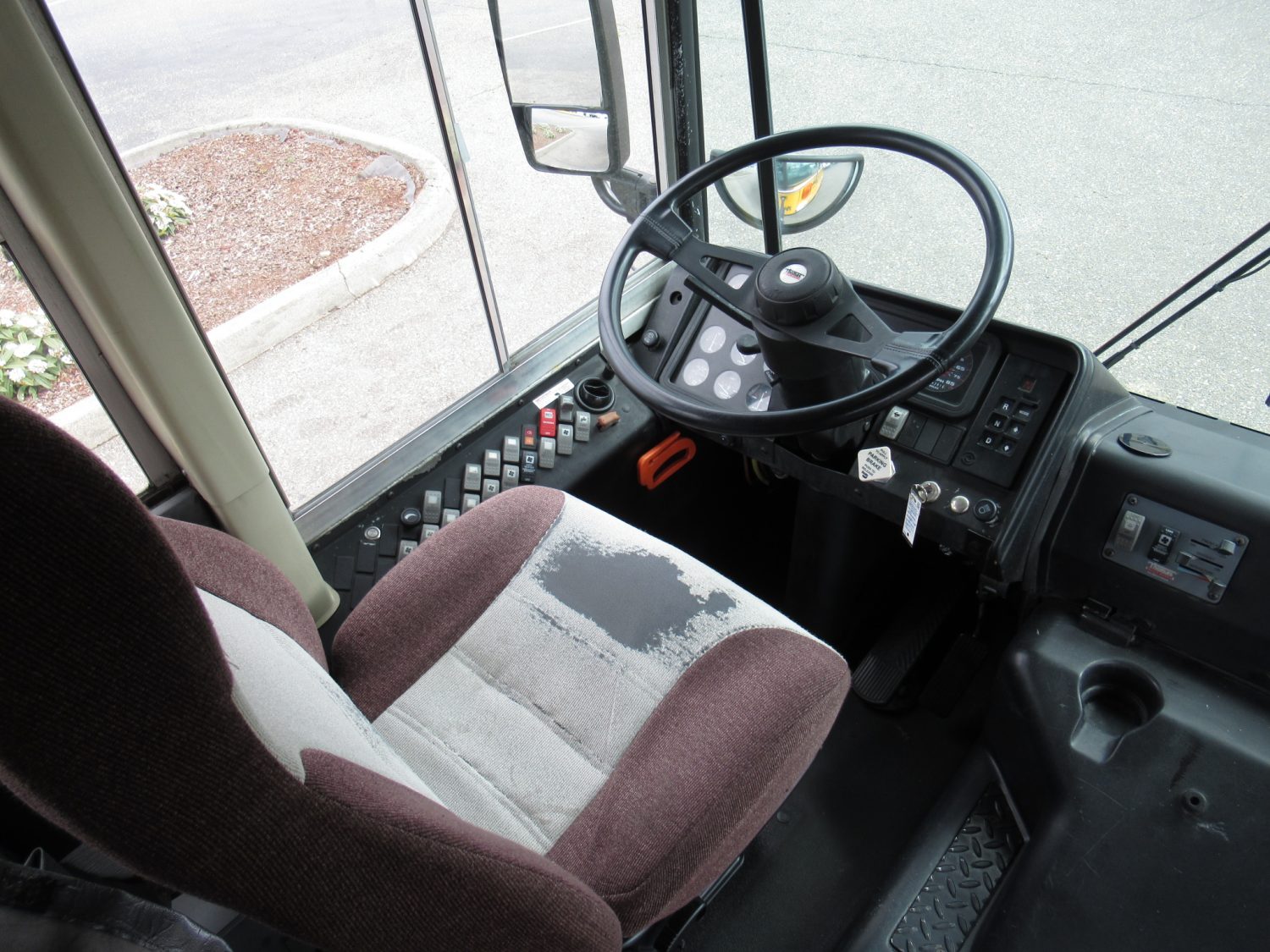 2003 Thomas Saf-T-Liner 84 Passenger School Bus - B22460 - Image 5