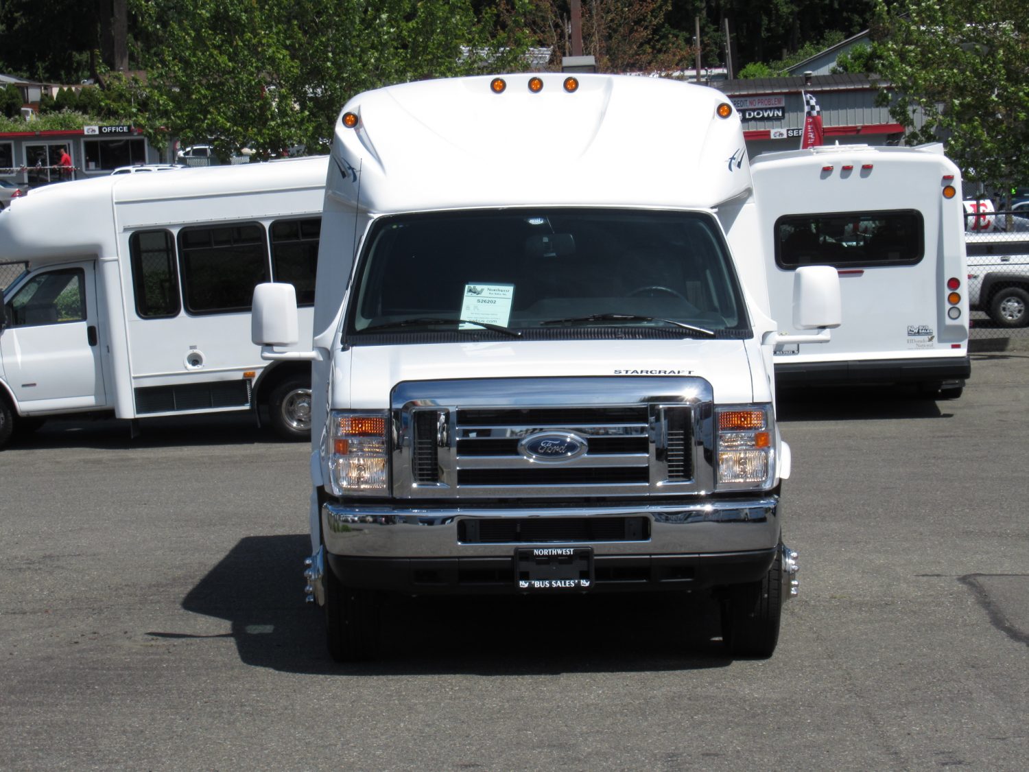 2019 Ford Starcraft Starquest - 14 Passenger w/Rear Luggage - S26202 - Image 12