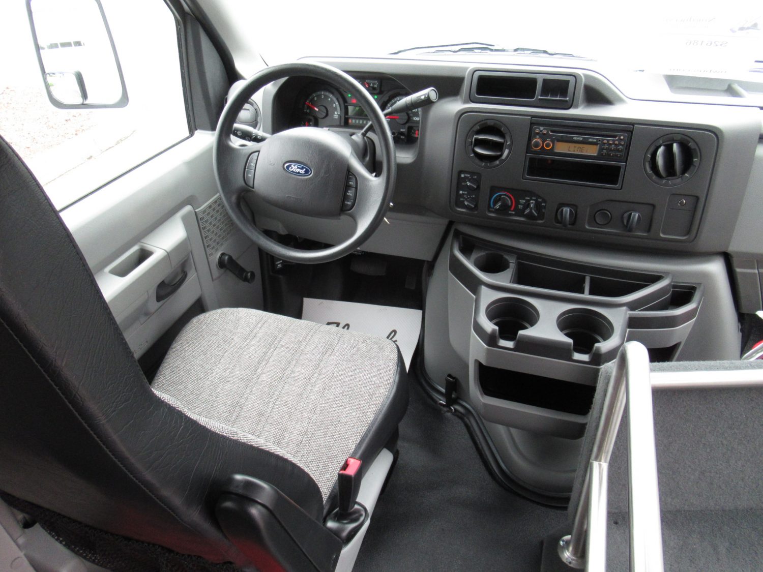 2022 Ford Starcraft Starquest - 14 Passenger w/Rear Luggage -21279 - Image 5