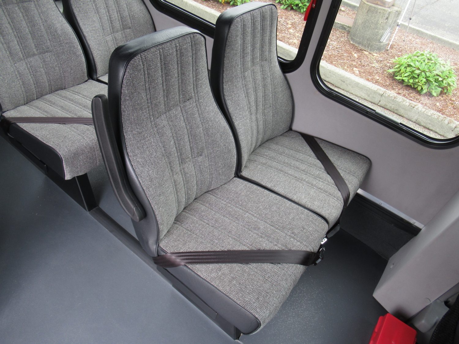 2022 Ford Starcraft Starquest - 14 Passenger w/Rear Luggage -21279 - Image 9