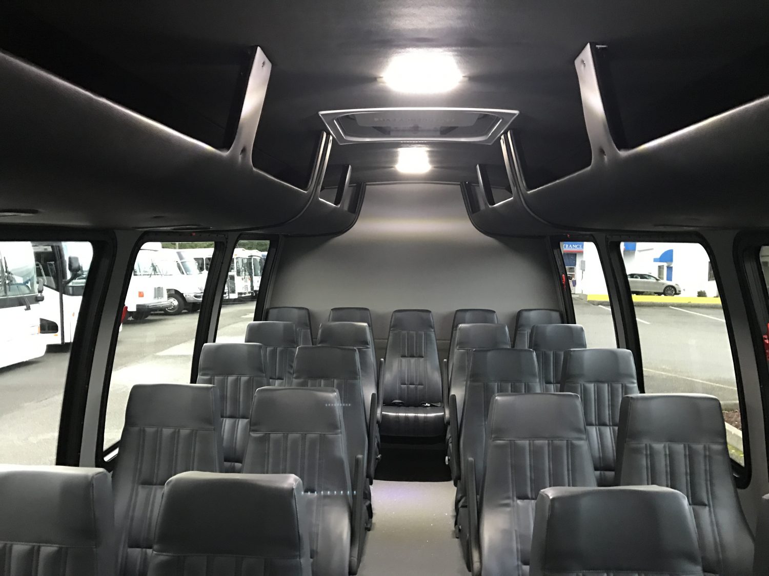 2019 Elkhart Custom Designs - KSIR 24 Pass w/Rear Luggage - 19054 - Image 6