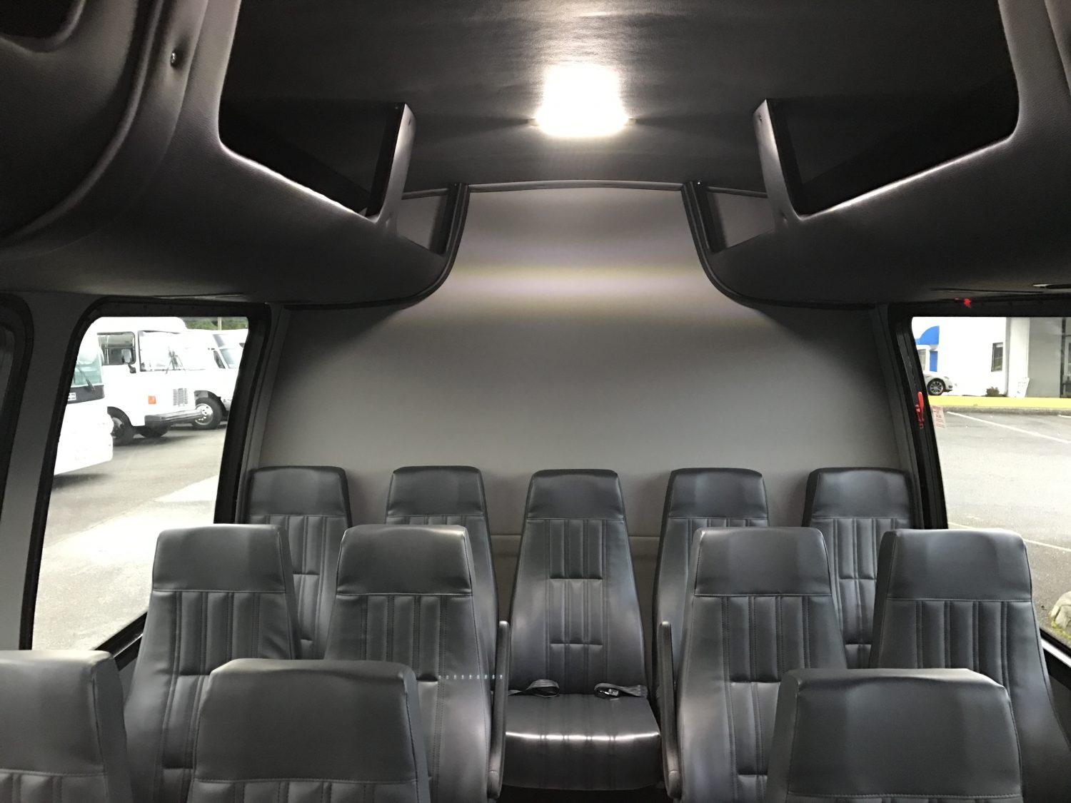 2019 Elkhart Custom Designs - KSIR 24 Pass w/Rear Luggage - 19054 - Image 7