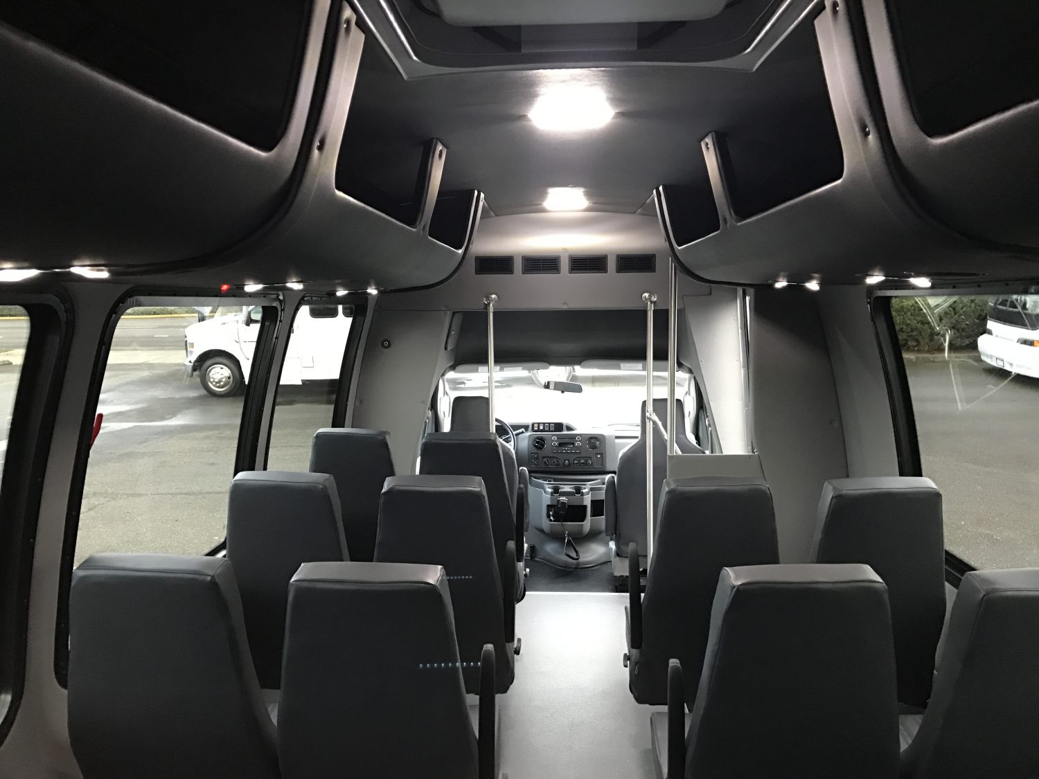 2019 Elkhart Custom Designs - KSIR 24 Pass w/Rear Luggage - 19054 - Image 8