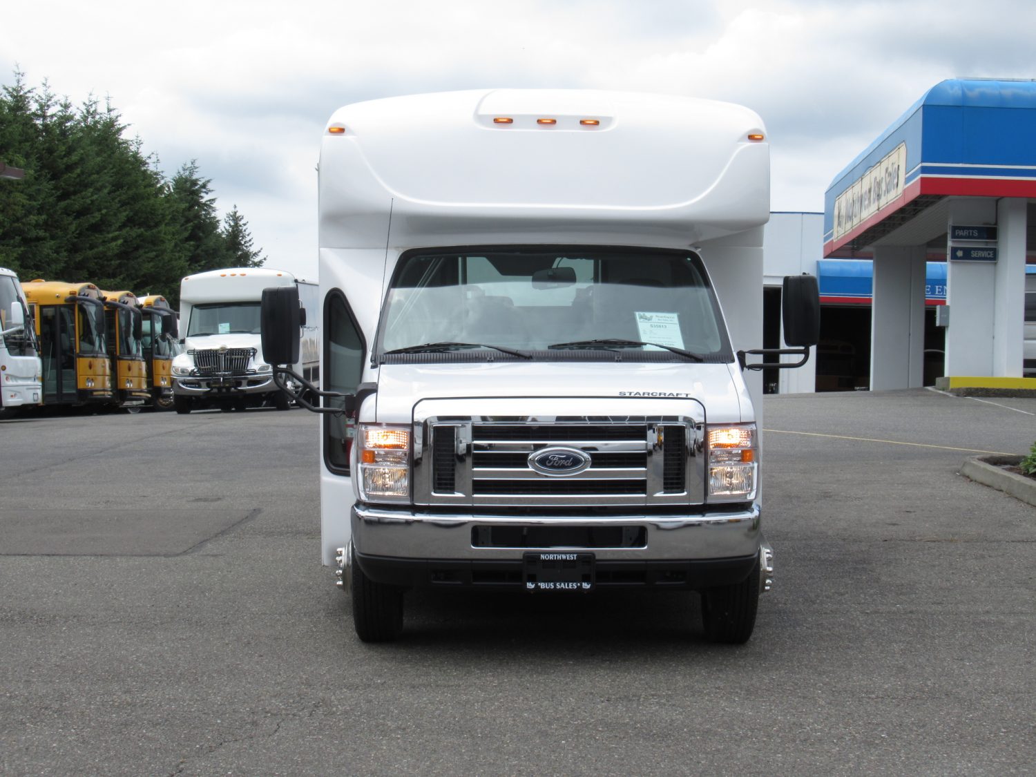 2024 Ford Starcraft Allstar 12 Passenger + 2 Wheelchairs Shuttle Bus - S40079 - Image 12