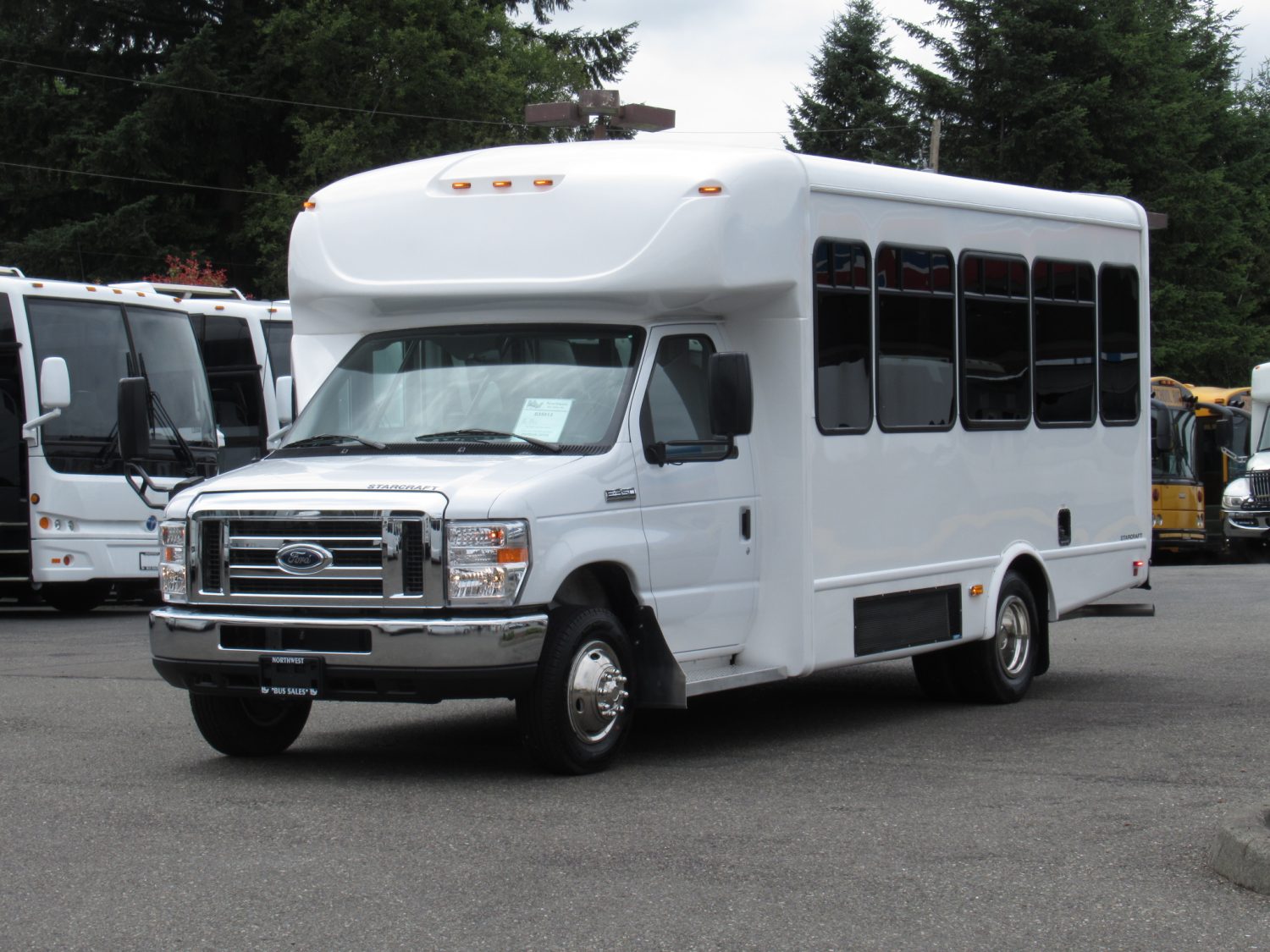 2024 Ford Starcraft Allstar 12 Passenger + 2 Wheelchairs Shuttle Bus - S40079 - Image 2