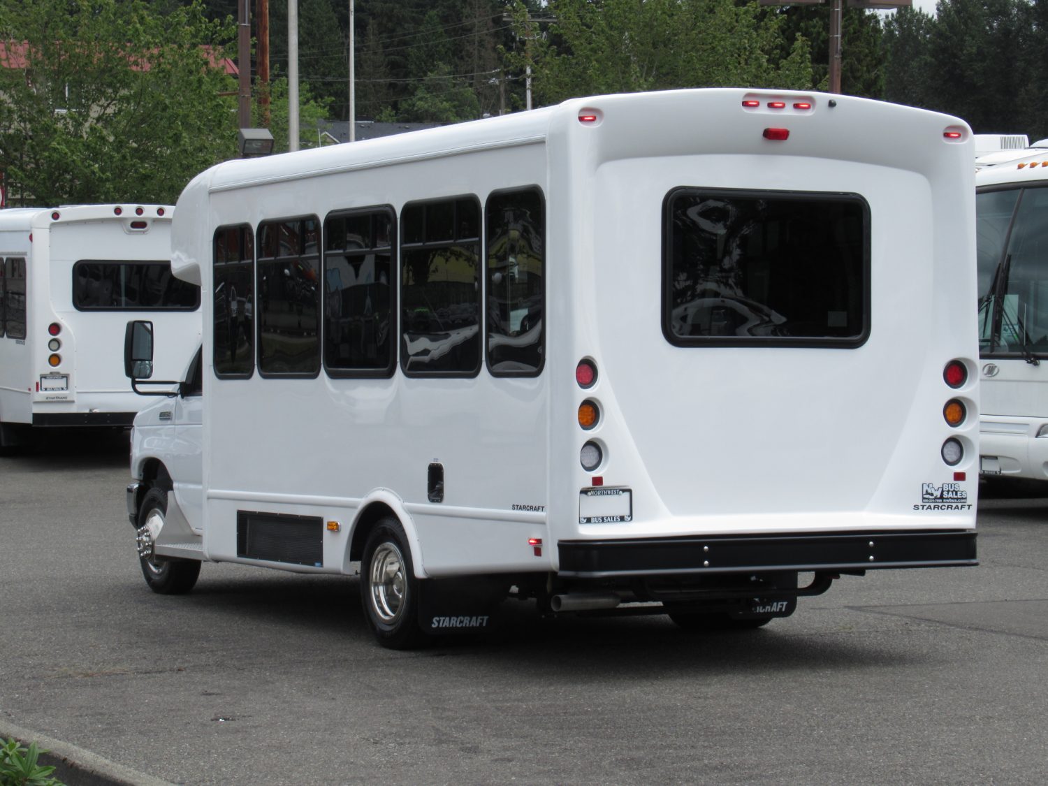 2024 Ford Starcraft Allstar 12 Passenger + 2 Wheelchairs Shuttle Bus - S40079 - Image 4