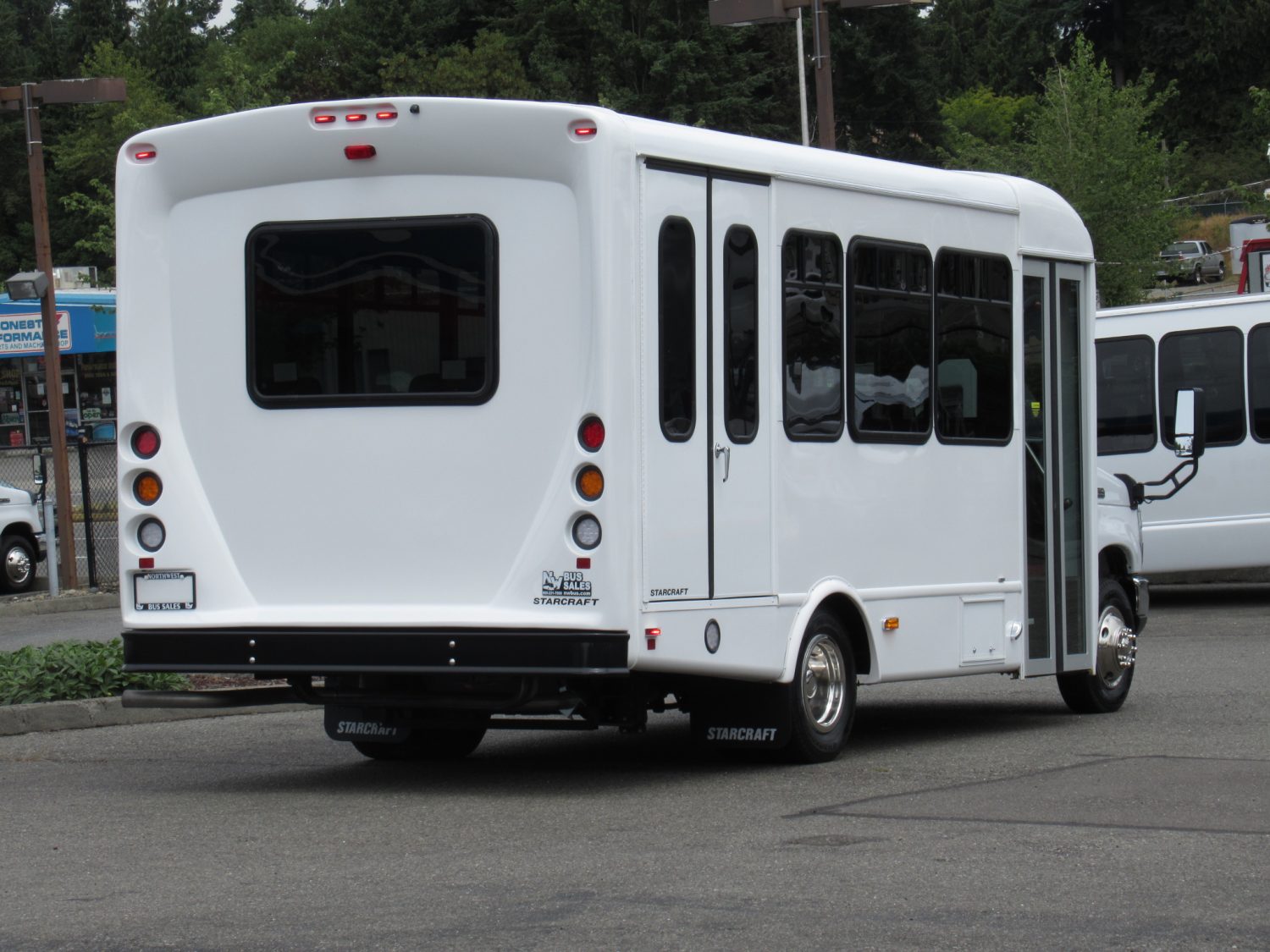 2024 Ford Starcraft Allstar 12 Passenger + 2 Wheelchairs Shuttle Bus - S40079 - Image 3