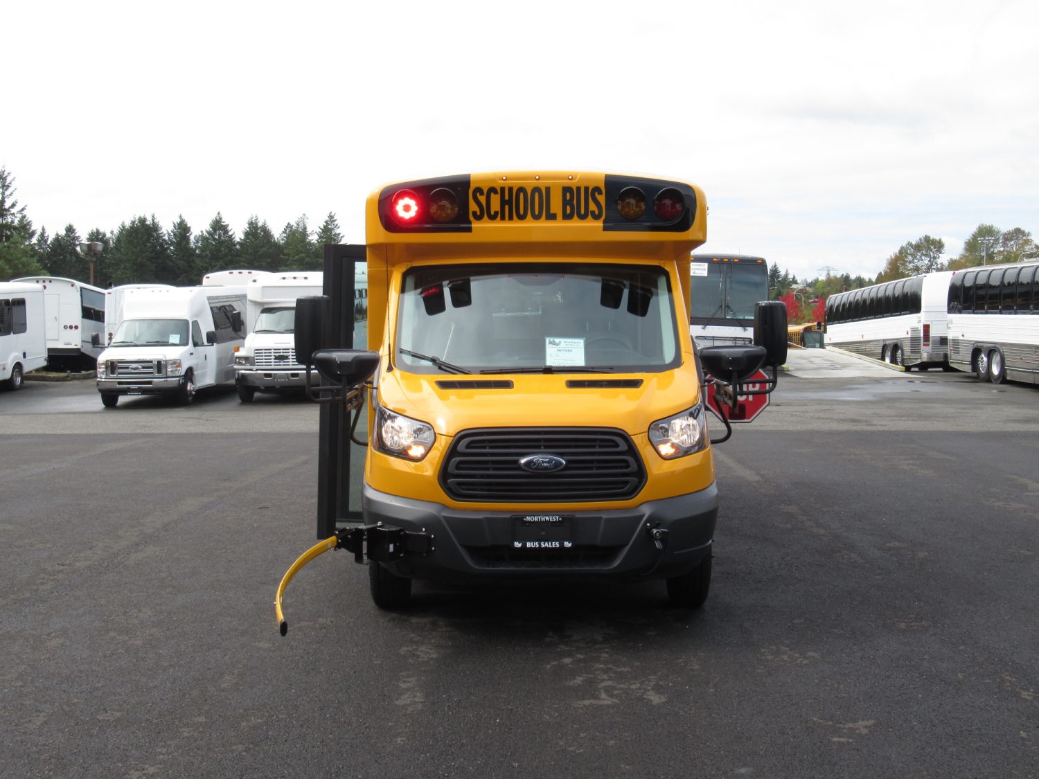2020 Ford Transit Starcraft Quest 20 Passenger School Bus - Image 11