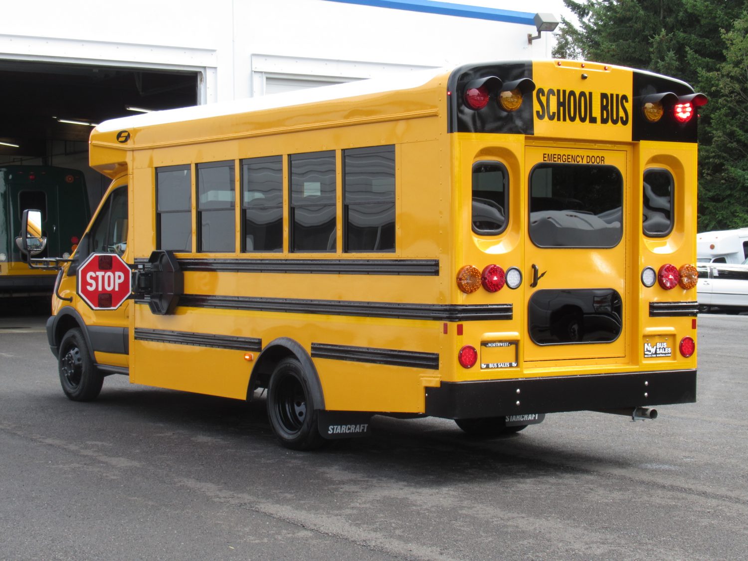 2020 Ford Transit Starcraft Quest 20 Passenger School Bus - Image 4