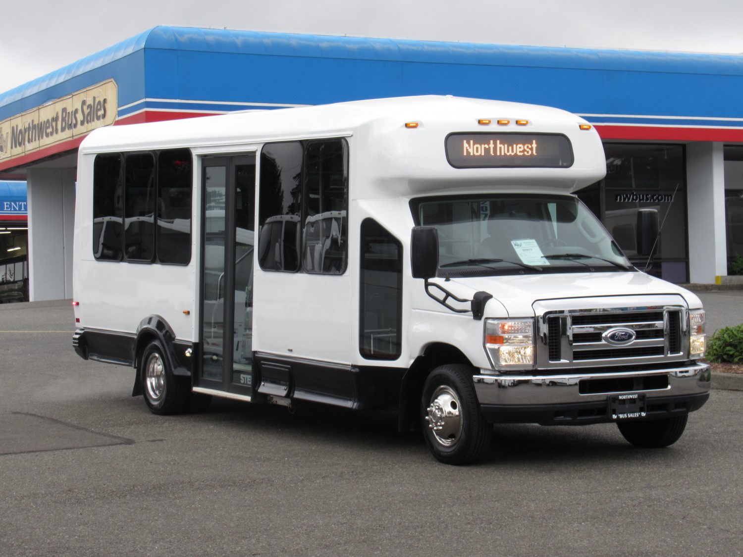 2015 Ford Eldorado Aerotech 14 Passenger Interior Luggage Shuttle Bus - S00675