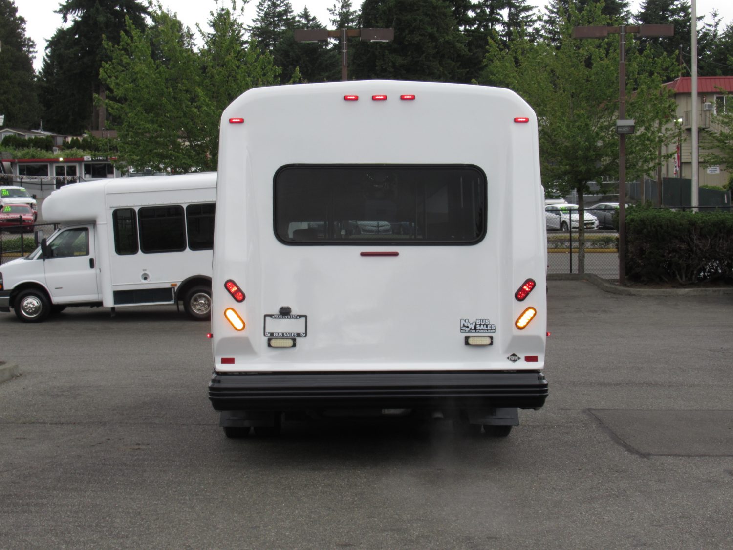 2015 Ford Eldorado Aerotech 14 Passenger Interior Luggage Shuttle Bus - S00675 - Image 11