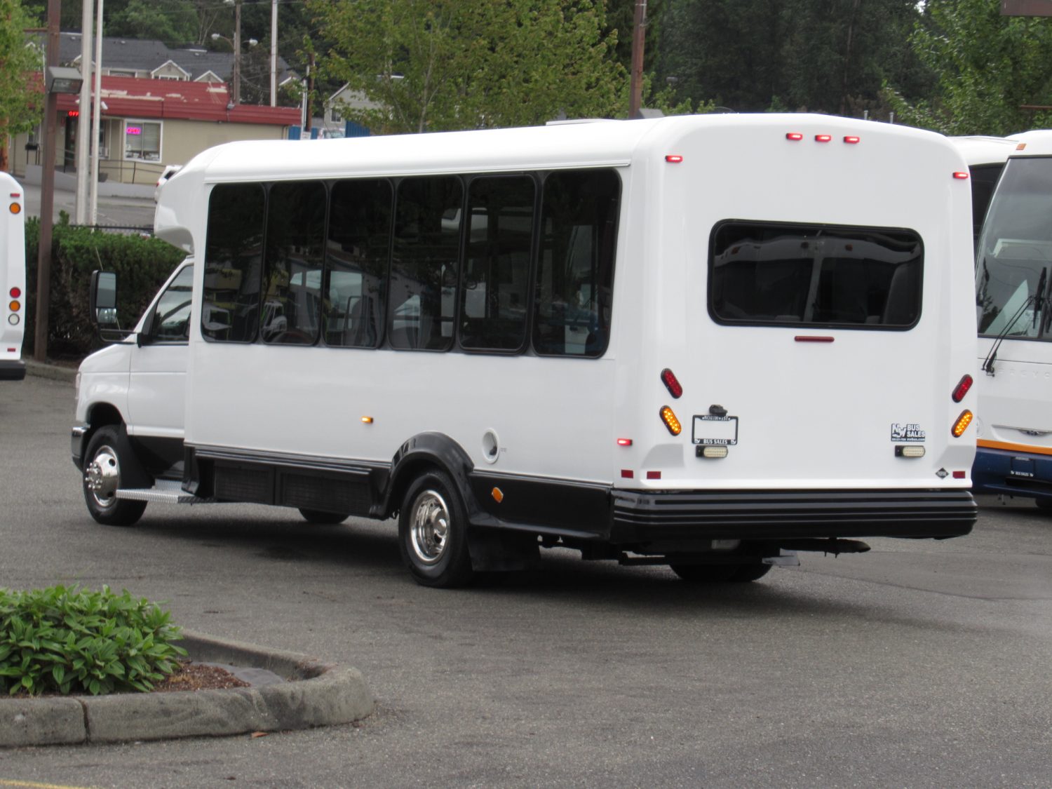 2015 Ford Eldorado Aerotech 14 Passenger Interior Luggage Shuttle Bus - S00675 - Image 4