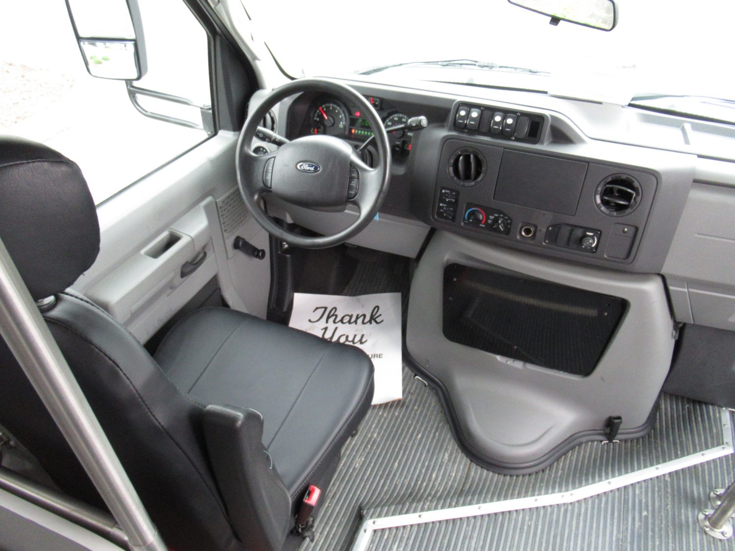 2015 Ford Eldorado Aerotech 14 Passenger Interior Luggage Shuttle Bus - S00675 - Image 5