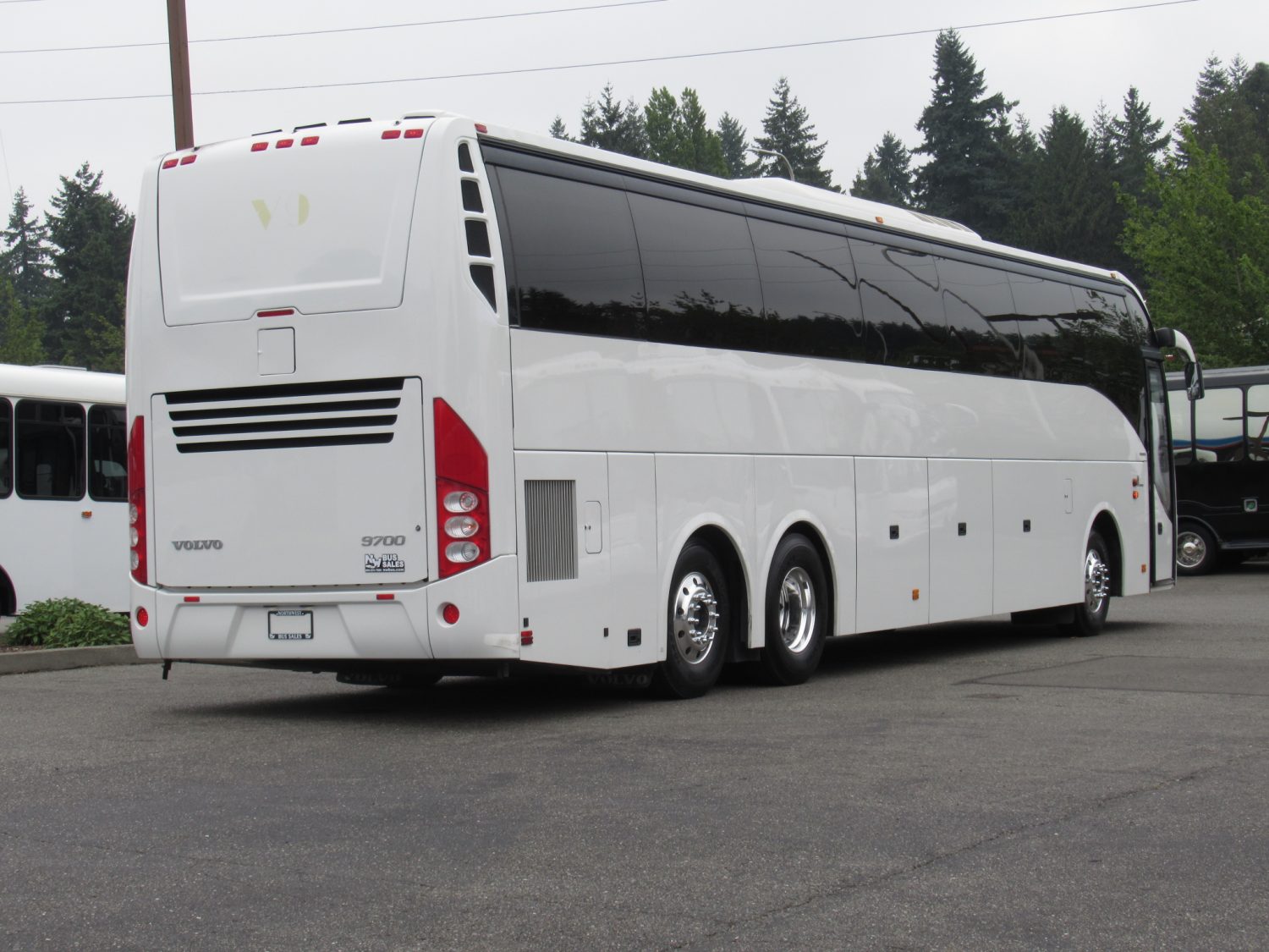 2014 Volvo 9700 Luxury 54 Passenger Highway Coach C66747 - Image 3