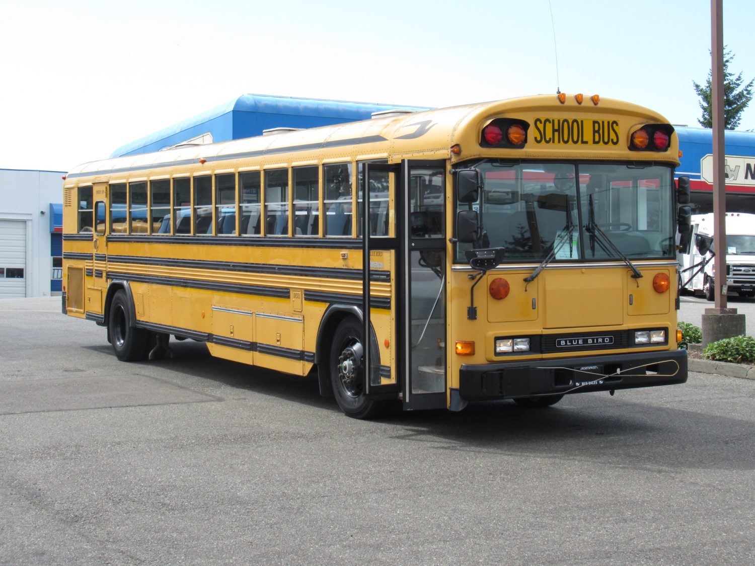 2000 Bluebird All American 84 Passenger School Bus - B87982