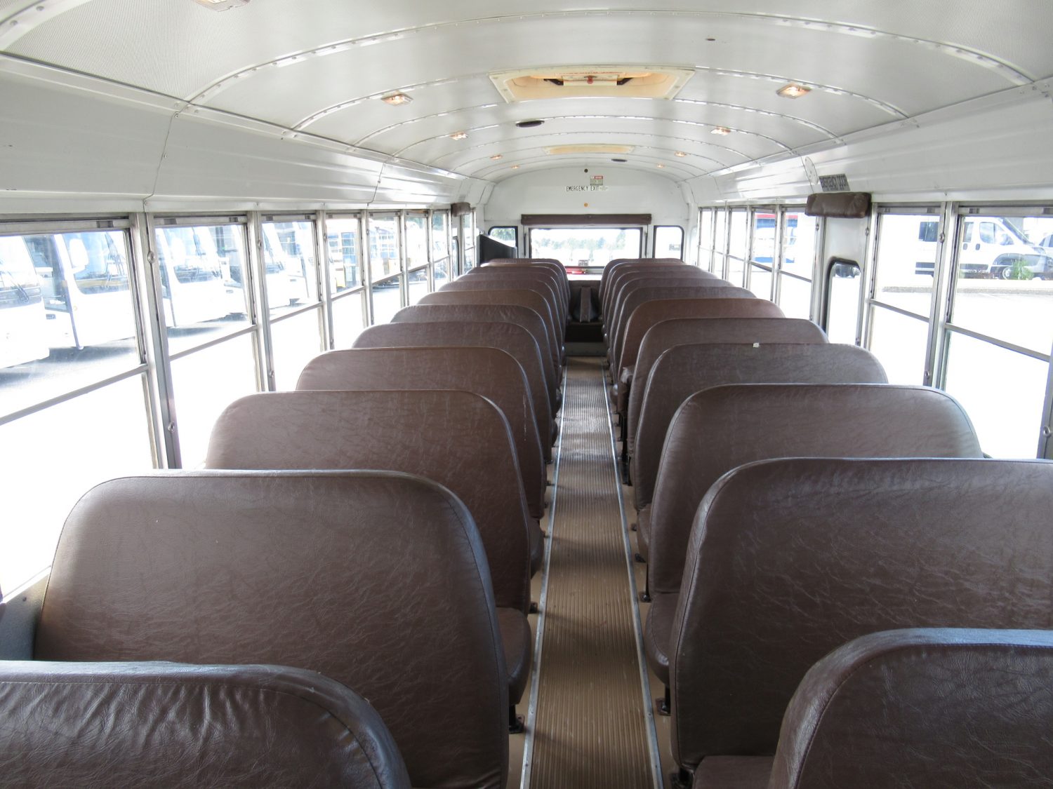 2000 Bluebird All American 84 Passenger School Bus - B87982 - Image 6