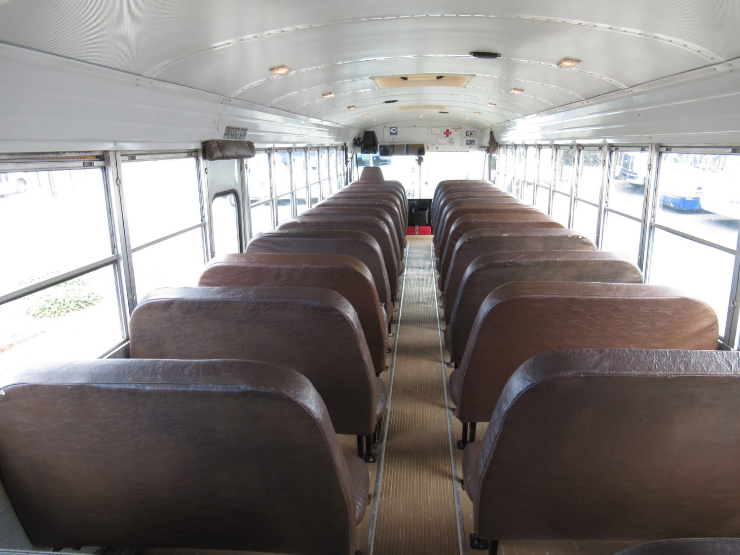 2000 Bluebird All American 84 Passenger School Bus - B87982 - Image 8