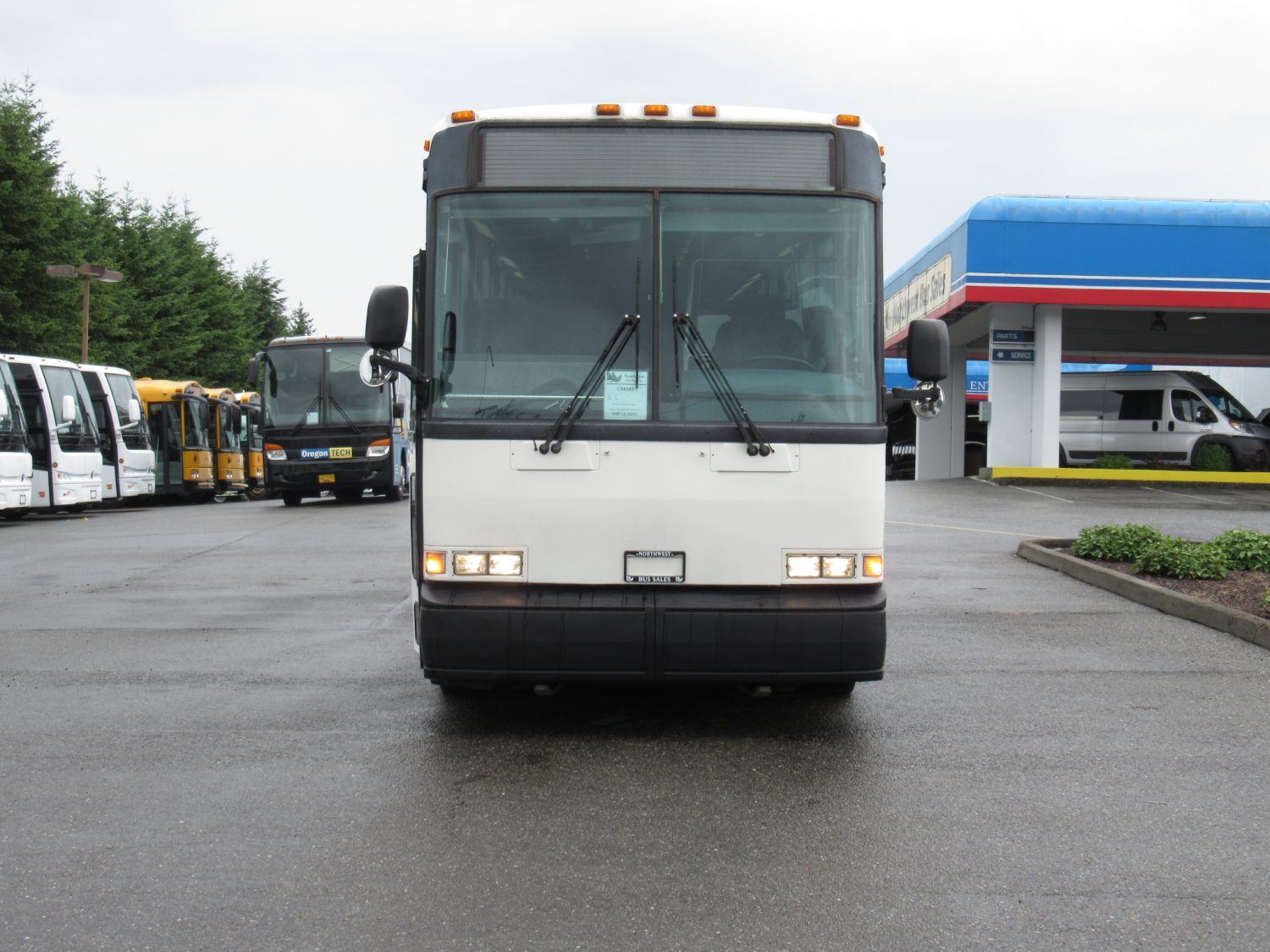 2002 MCI D4500 57 Passenger Motorcoach - C54385 - Image 12