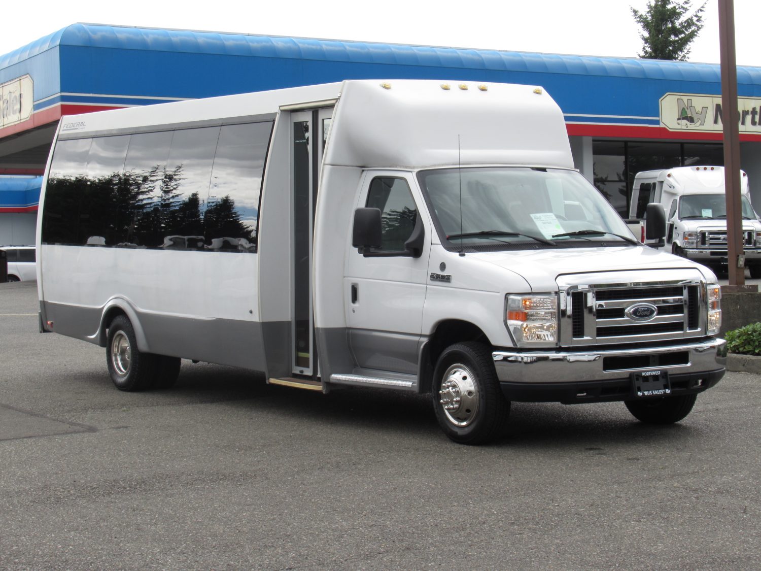 2012 Ford Federal 24 RL Passenger Shuttle Bus - S67528