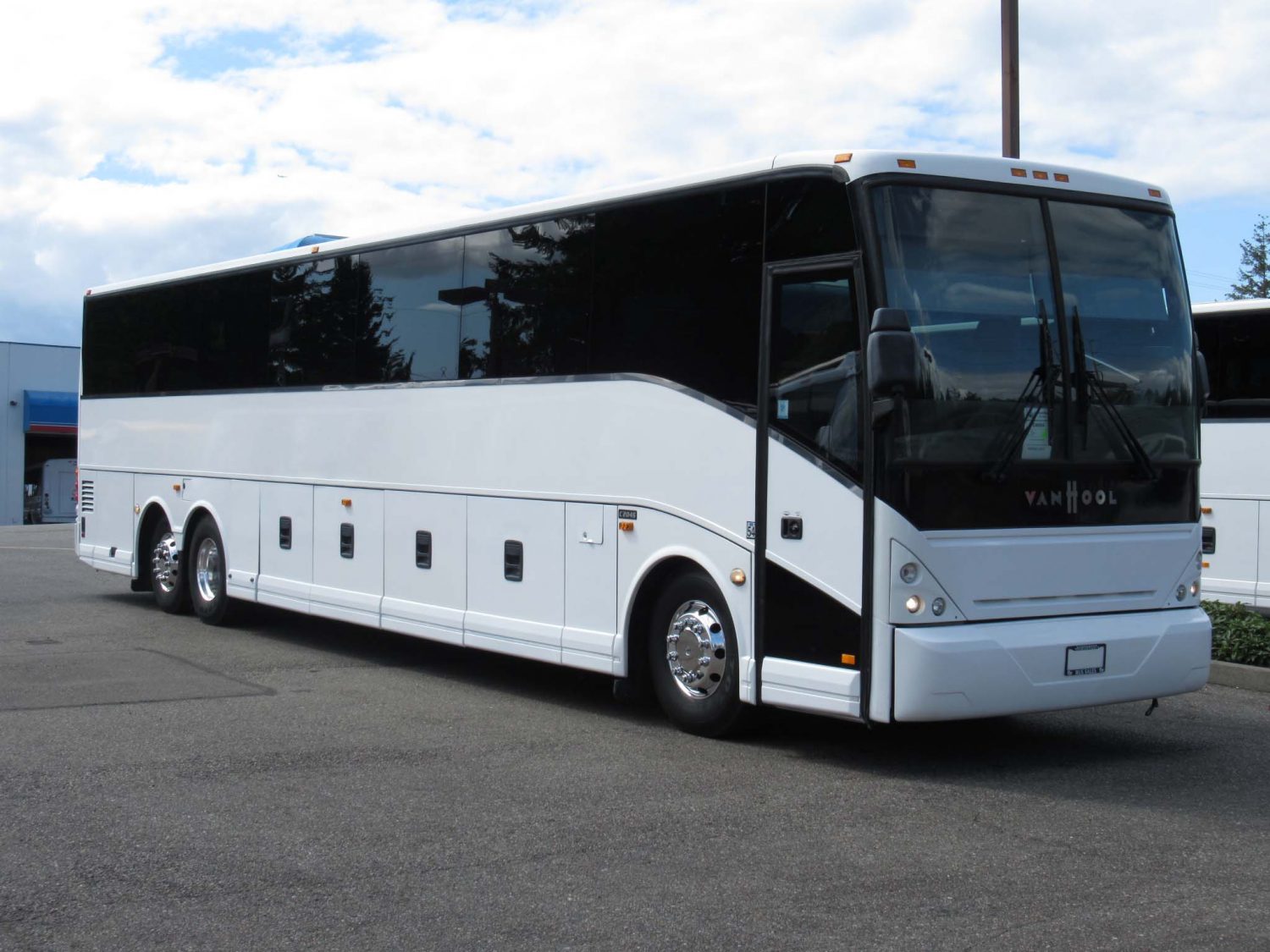 2013 Vanhool C2045 51 Passenger Motorcoach - C48004
