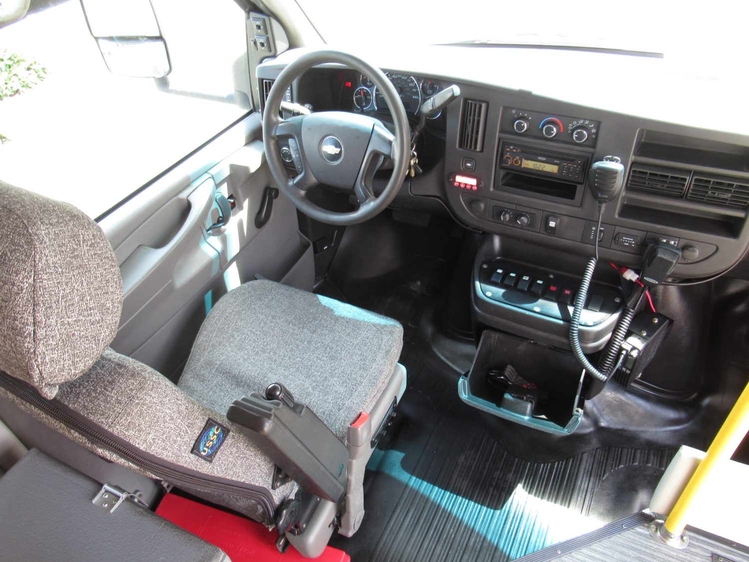 2013 Chevrolet Goshen 13 Passenger ADA Shuttle Bus - S79399 - Image 5