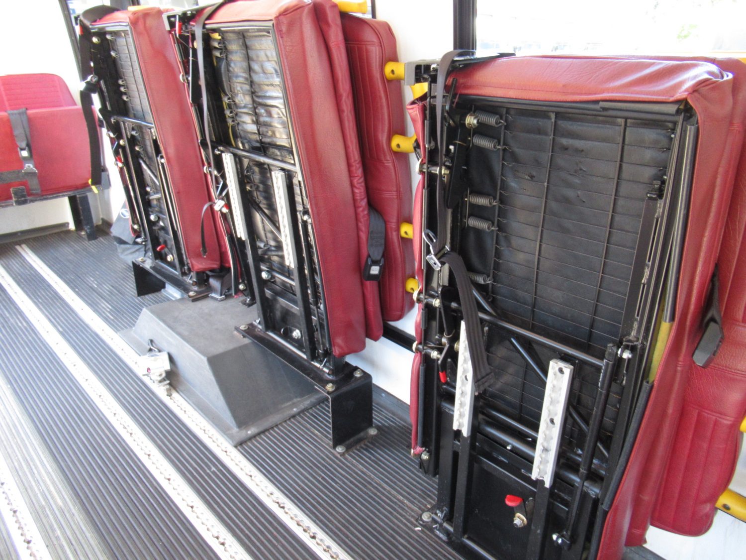 2008 Ford Startrans 12 Passenger ADA Shuttle Bus - S26418 - Image 8