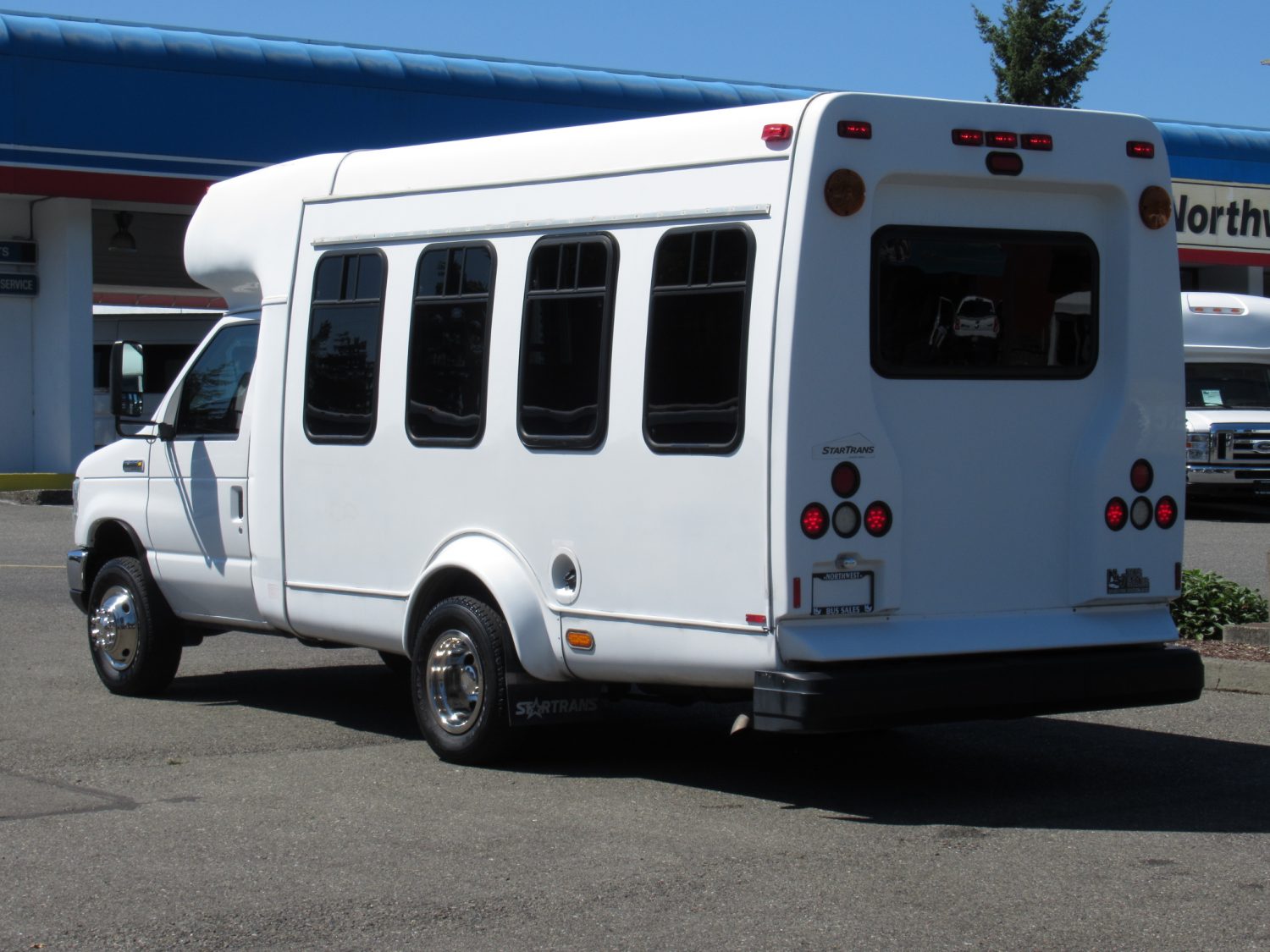 2008 Ford Startrans 12 Passenger ADA Shuttle Bus - S26418 - Image 4