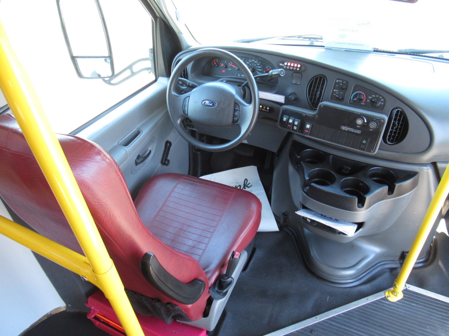 2006 Ford Startrans 11 Passenger ADA Shuttle Bus - S47502 - Image 5