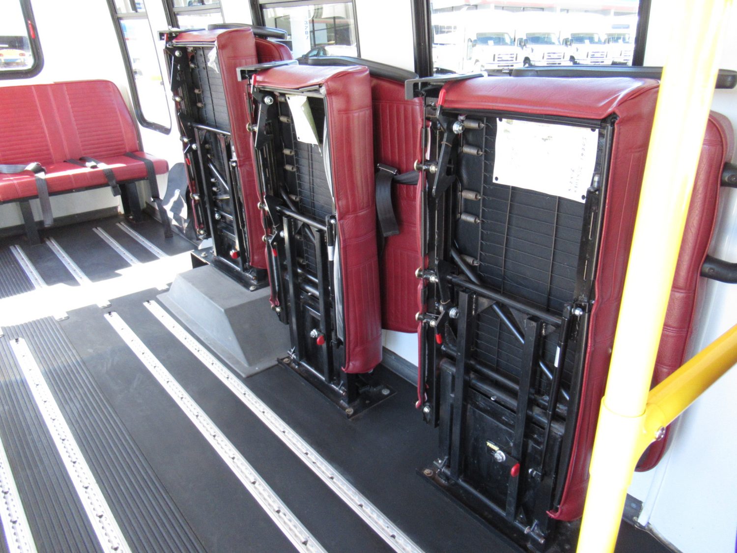 2006 Ford Startrans 11 Passenger ADA Shuttle Bus - S47502 - Image 8