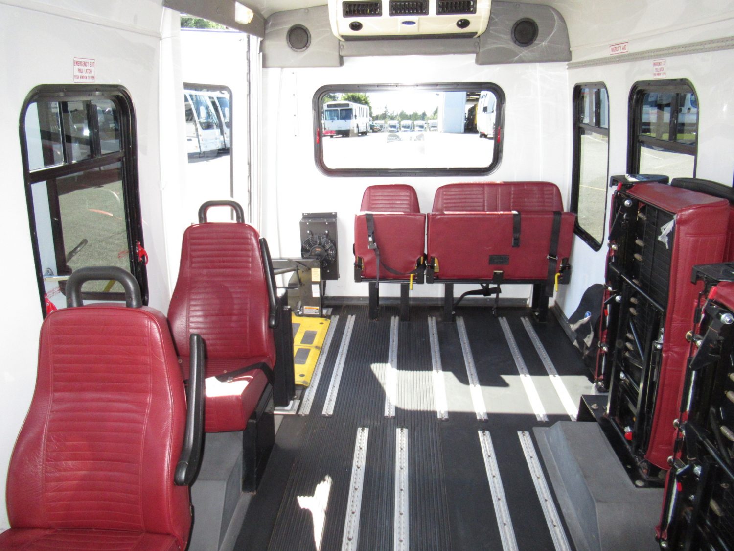 2006 Ford Startrans 11 Passenger ADA Shuttle Bus - S47502 - Image 6