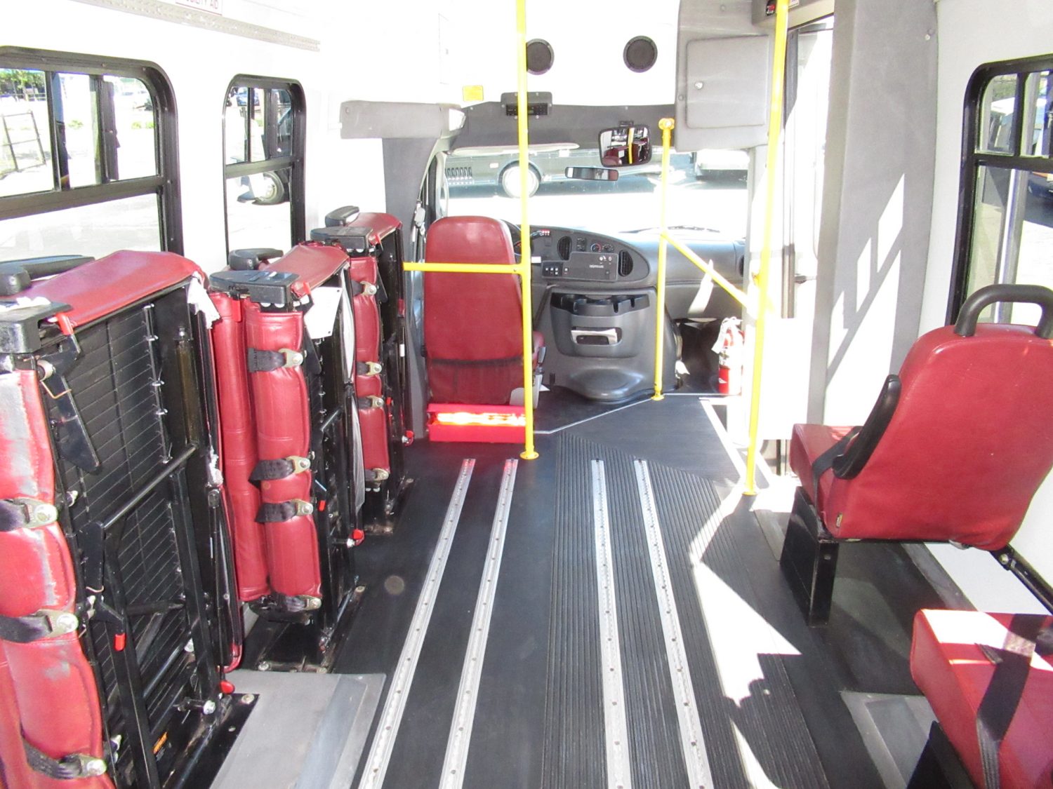 2006 Ford Startrans 11 Passenger ADA Shuttle Bus - S47502 - Image 10