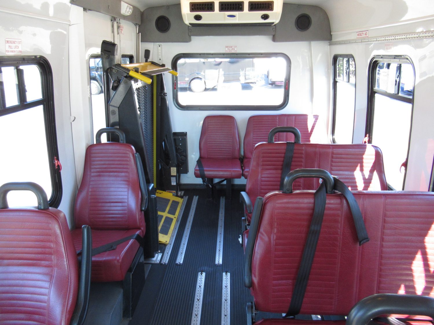 2006 Ford Startrans 11 Passenger ADA Shuttle Bus - S47502 - Image 7