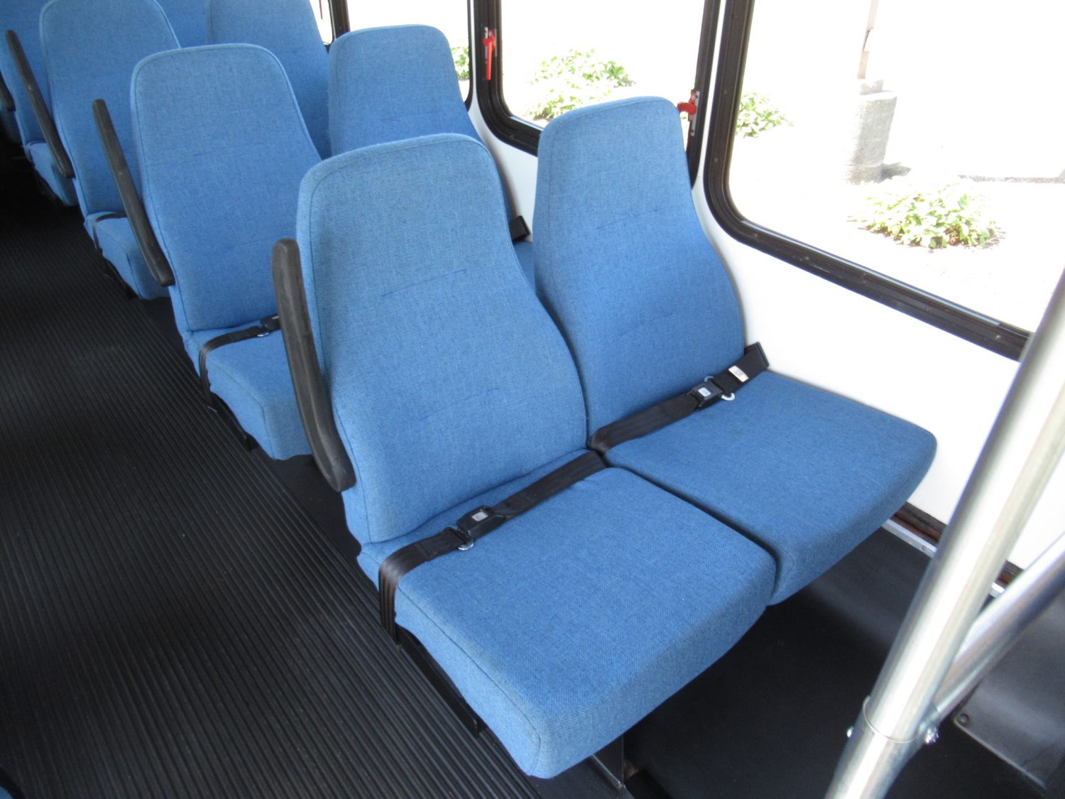 2011 Chevy Eldorado 21 Passenger + Rear Luggage Shuttle Bus - S77082 - Image 8