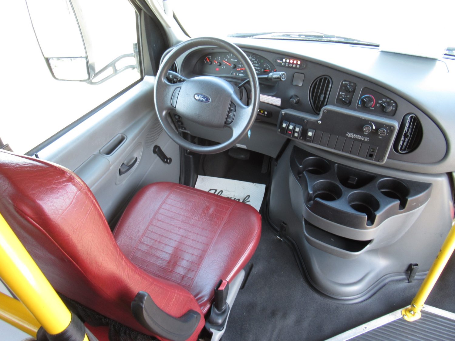 2006 Ford Startrans 11 Passenger ADA Shuttle Bus - S47491 - Image 5