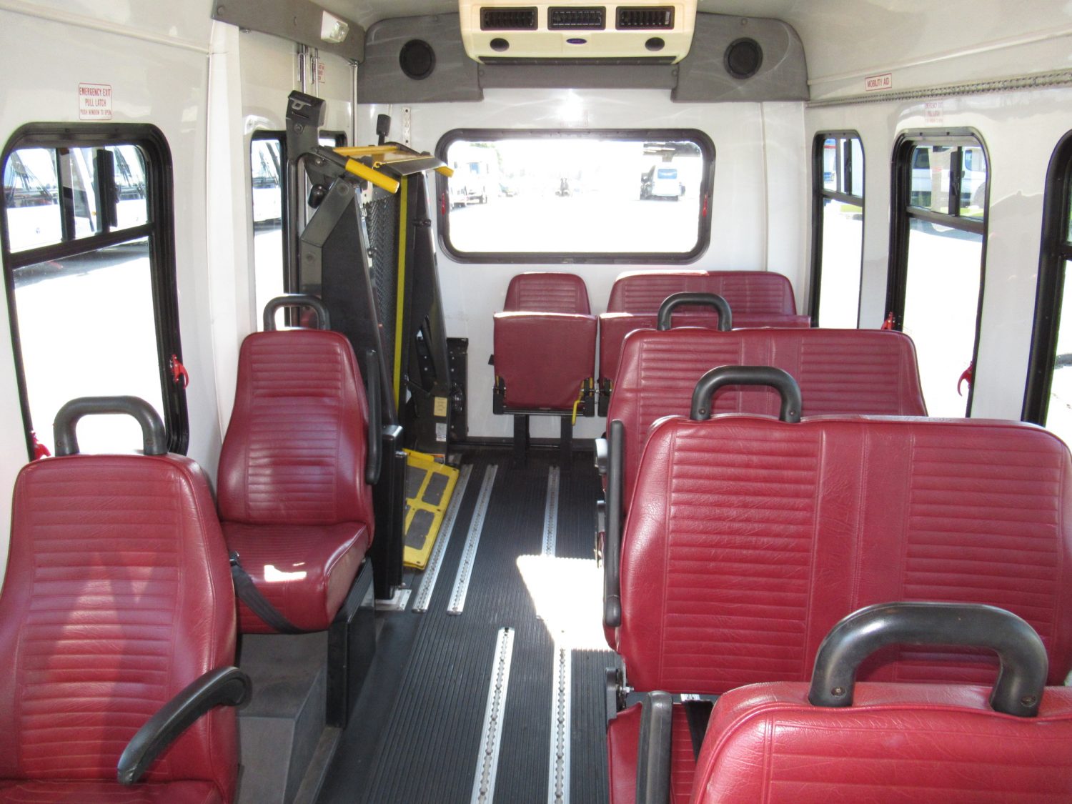 2006 Ford Startrans 11 Passenger ADA Shuttle Bus - S47491 - Image 6