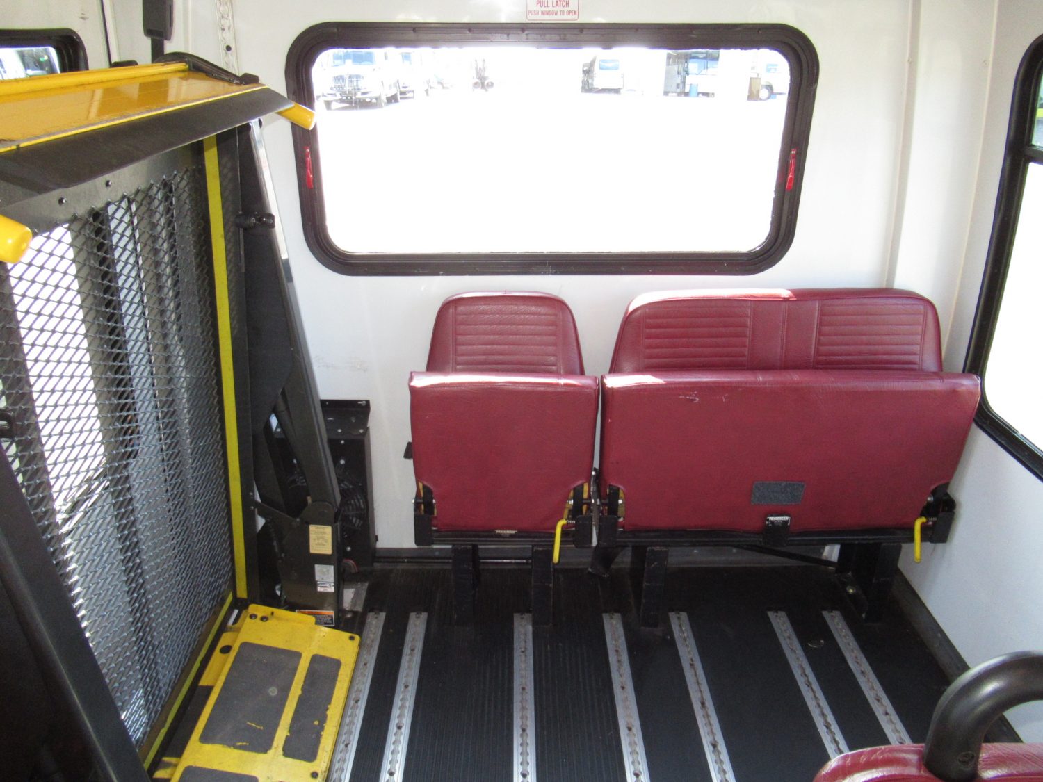 2006 Ford Startrans 11 Passenger ADA Shuttle Bus - S47491 - Image 11