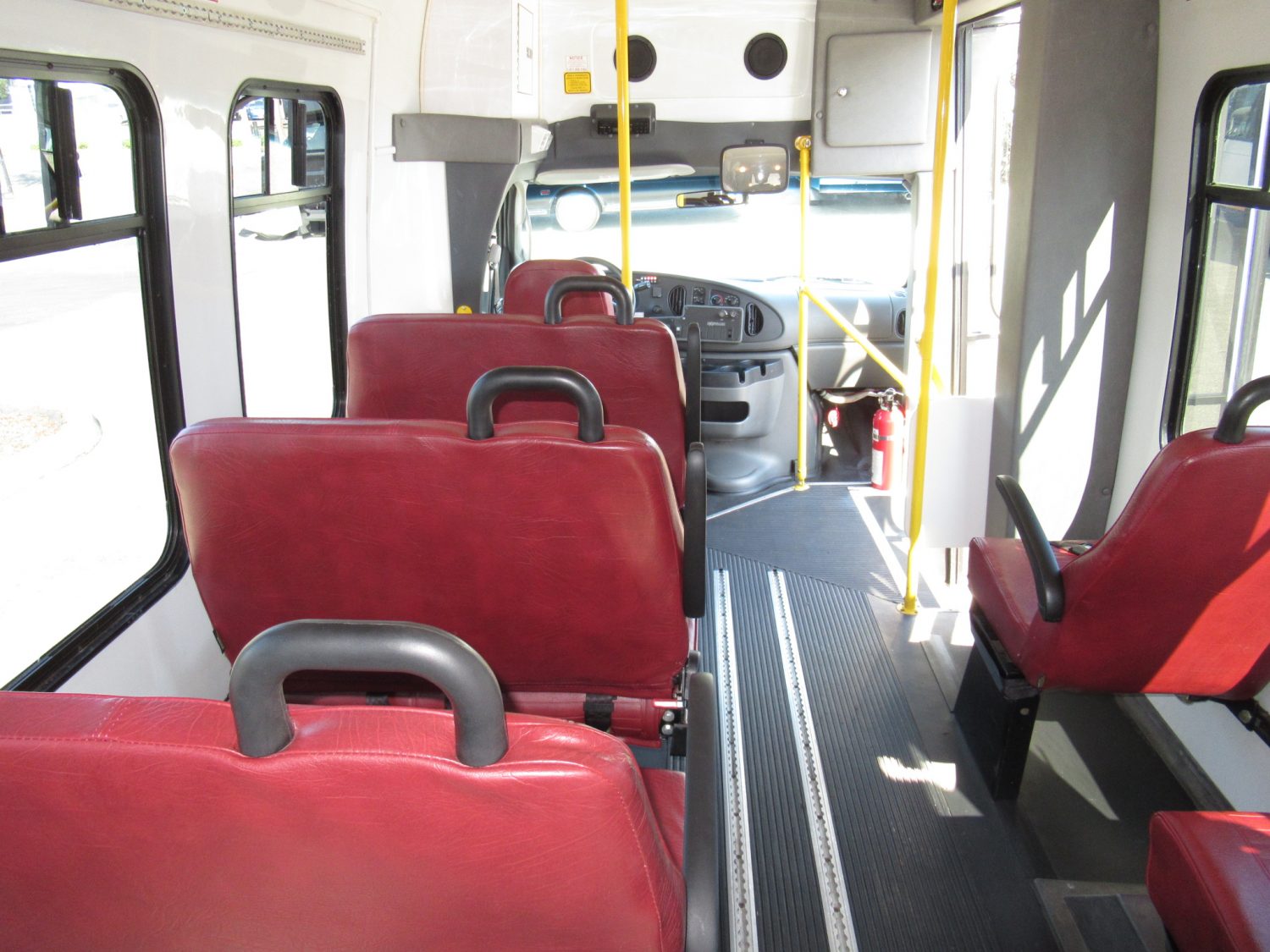 2006 Ford Startrans 11 Passenger ADA Shuttle Bus - S47491 - Image 12