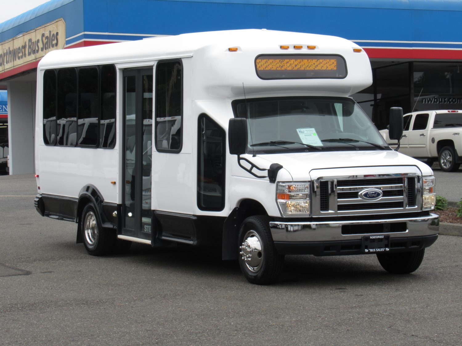 2015 Ford Eldorado Aerotech 14 Passenger Interior Luggage Shuttle Bus - S00659