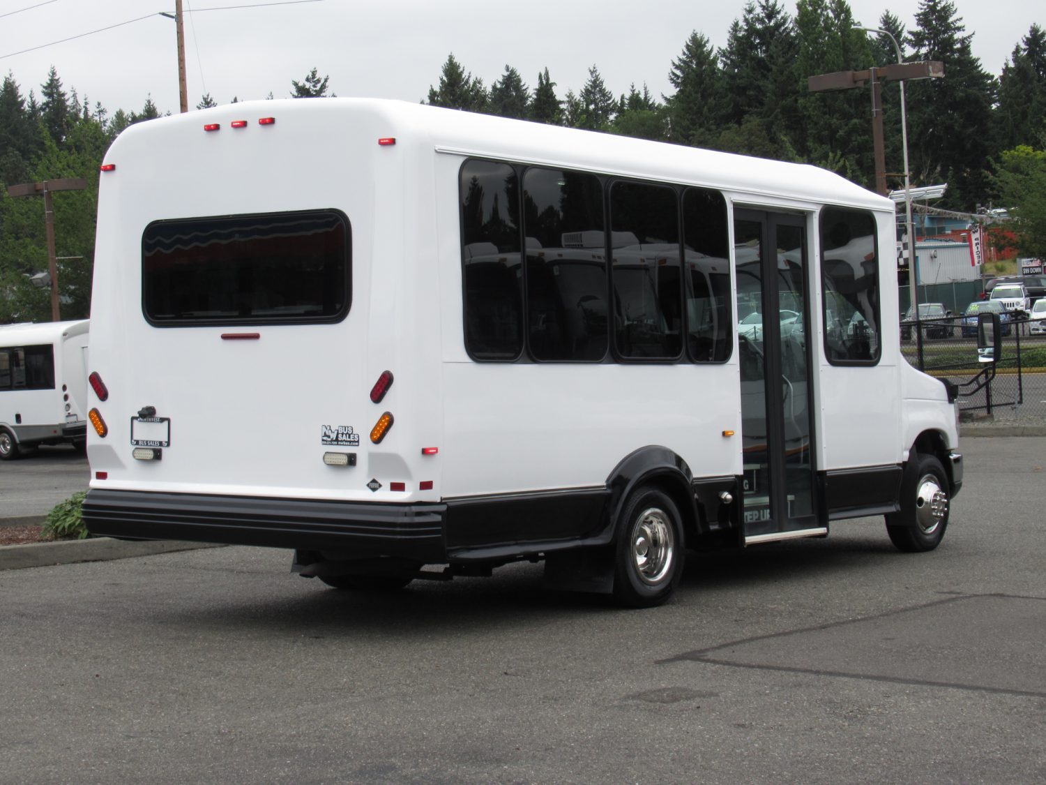 2015 Ford Eldorado Aerotech 14 Passenger Interior Luggage Shuttle Bus - S00659 - Image 3