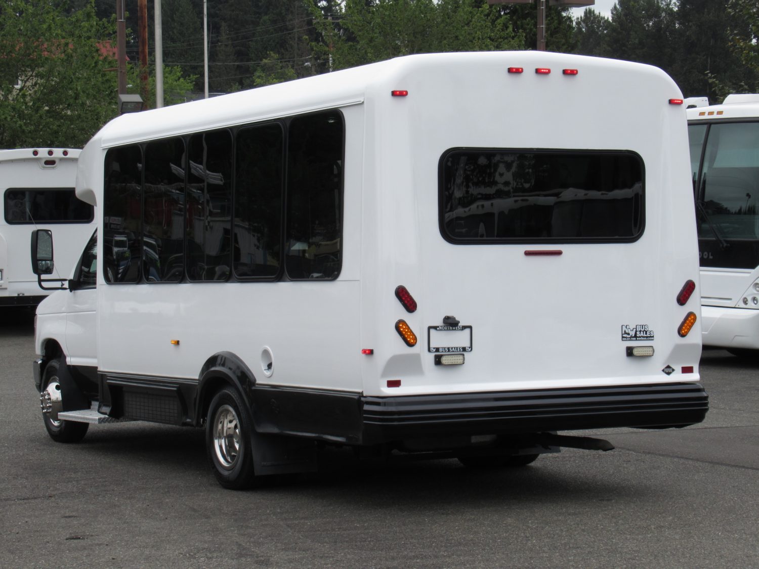 2015 Ford Eldorado Aerotech 14 Passenger Interior Luggage Shuttle Bus - S00659 - Image 4