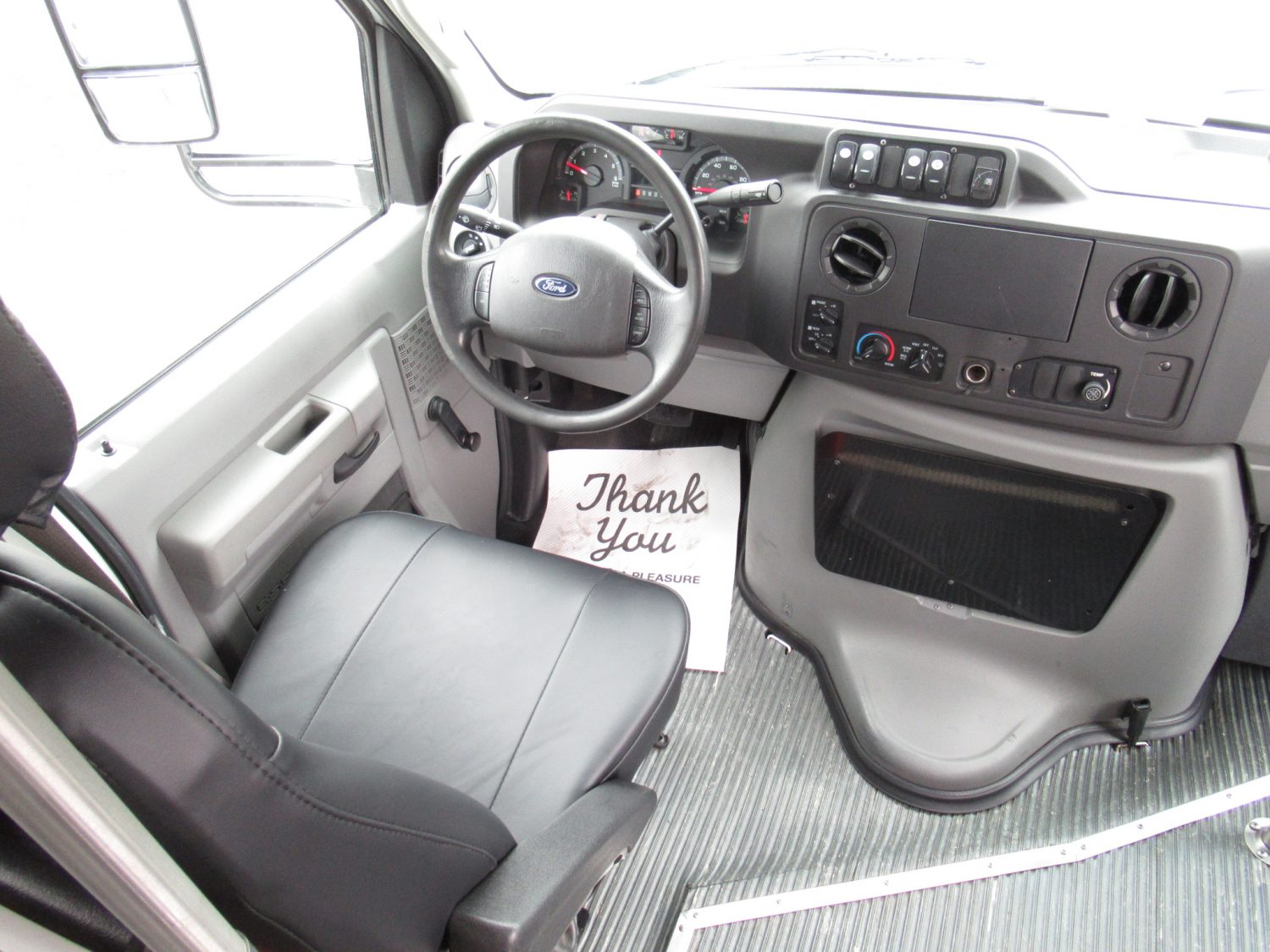 2015 Ford Eldorado Aerotech 14 Passenger Interior Luggage Shuttle Bus - S00659 - Image 5