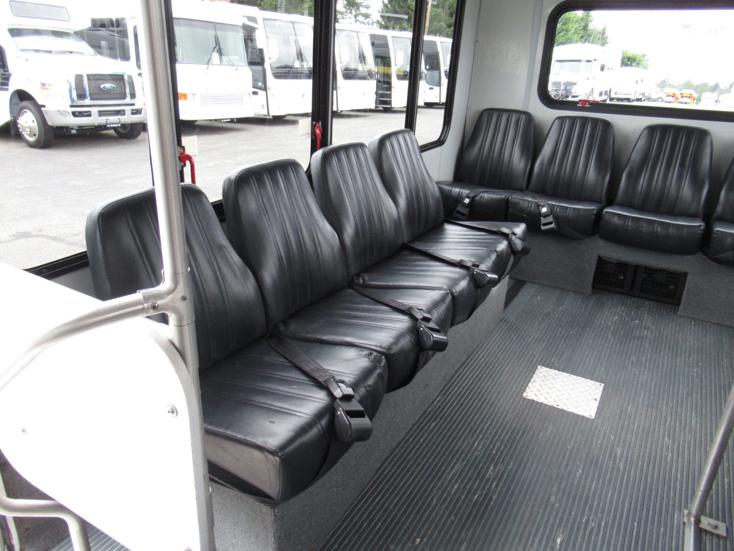 2015 Ford Eldorado Aerotech 14 Passenger Interior Luggage Shuttle Bus - S00659 - Image 8