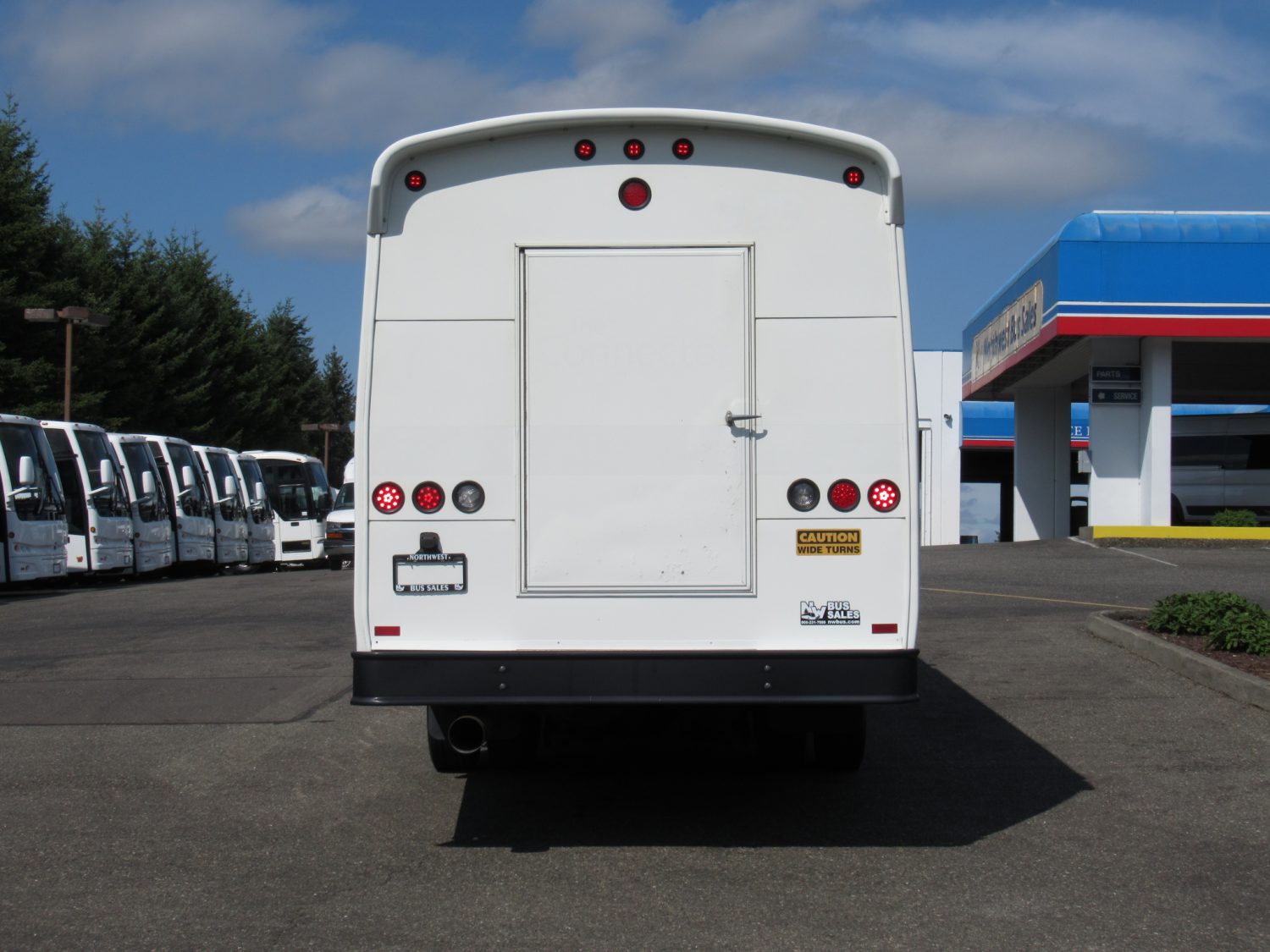 2012 IC Champion Defender 28 Passenger Shuttle Bus - S91964 - Image 11